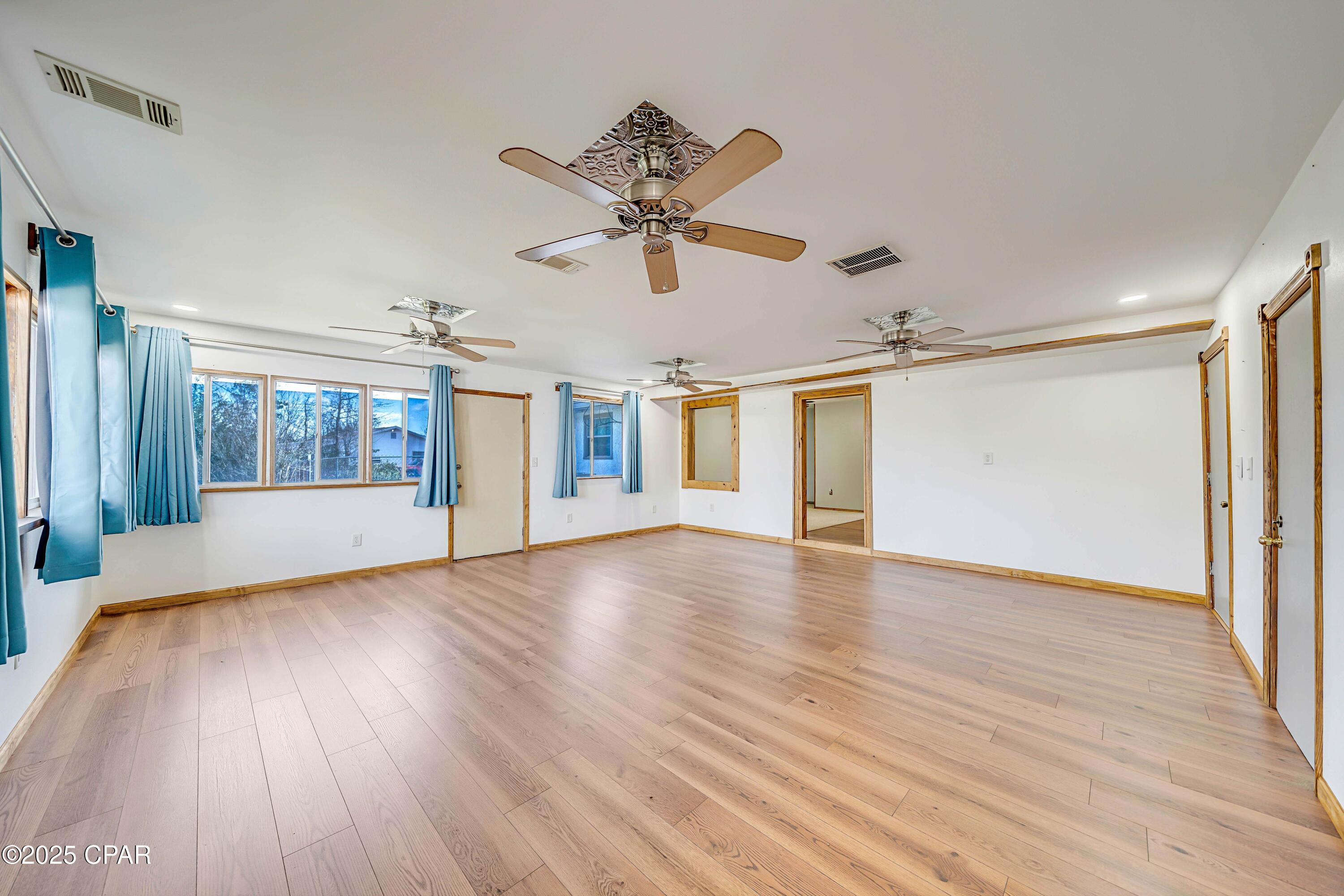 C9upsct__qqcaoxxrtdzz7lixpf1gtvj8x34wtyyanq