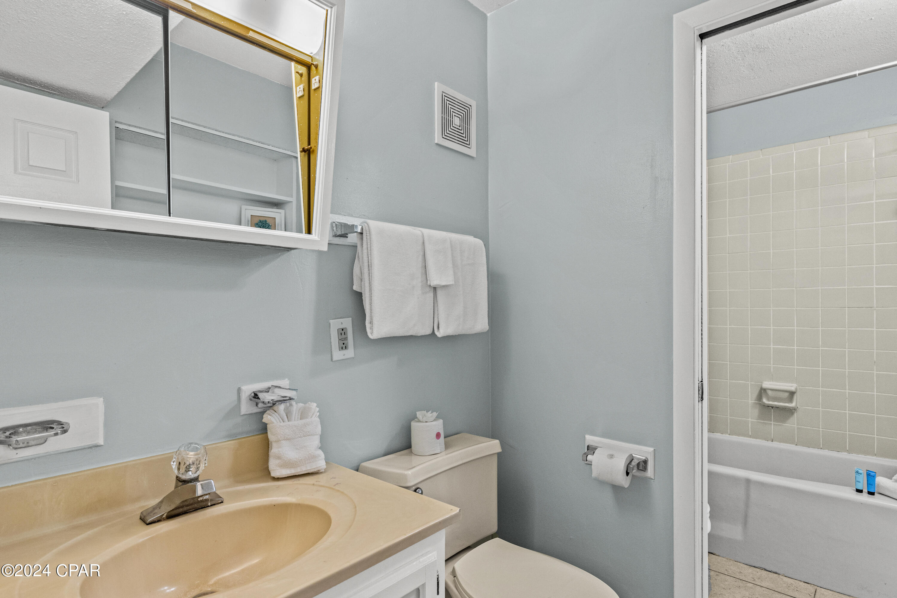 Fzfchk3hay4lhm7v8pmj4txxex8zi1fyxpborro8zvk