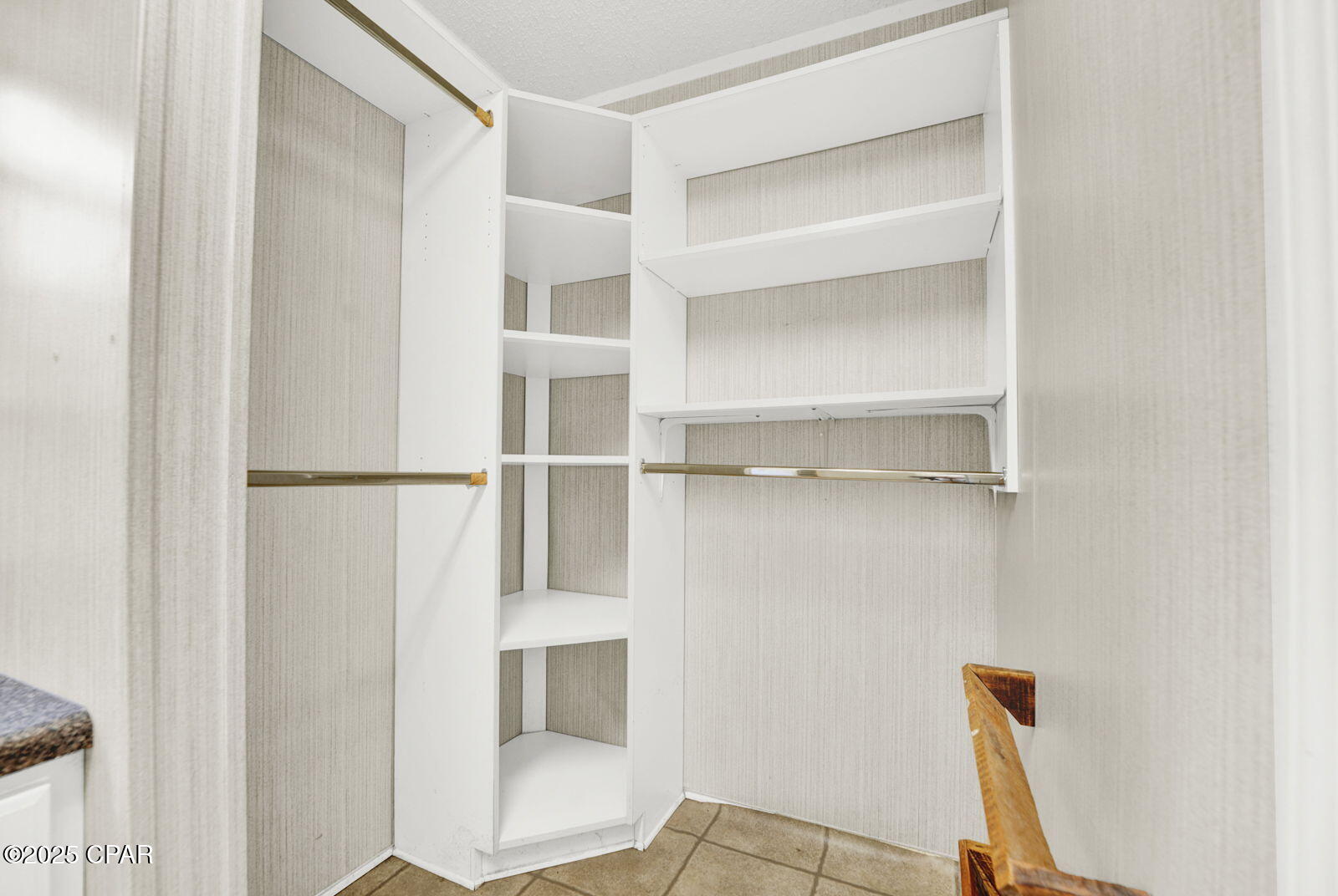 Lk7tkdbsjbfyklpa6g6omq_ffommfj7jahqz2mmjvlc