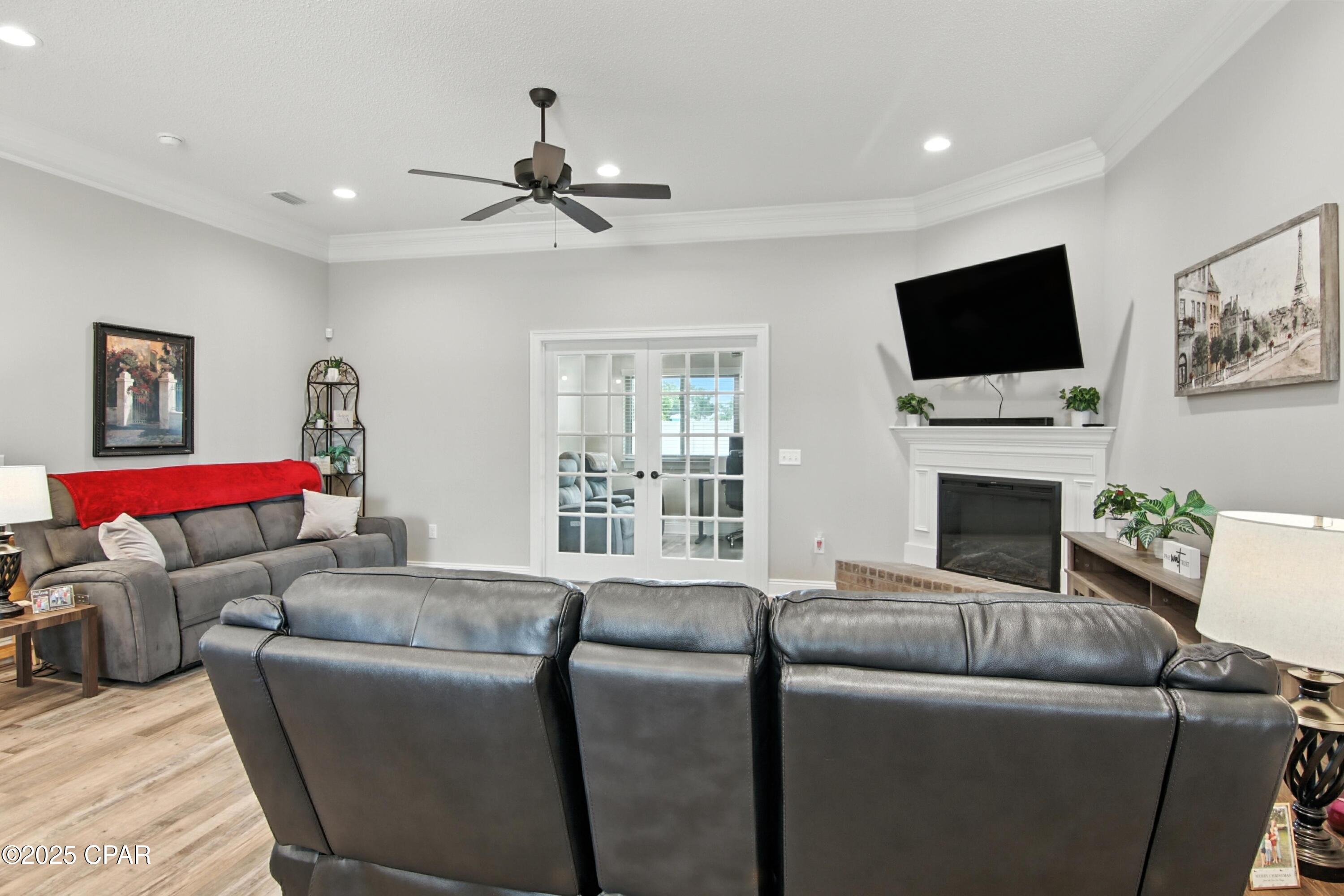 2qhv8komzab7ofcpy7pu8pmd0uzbe7p_4mnpbd3xqee