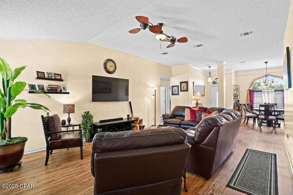 Olmsvbl81vqxaqiyqrczjfvmmfkqbl91zjlq1ostw_e