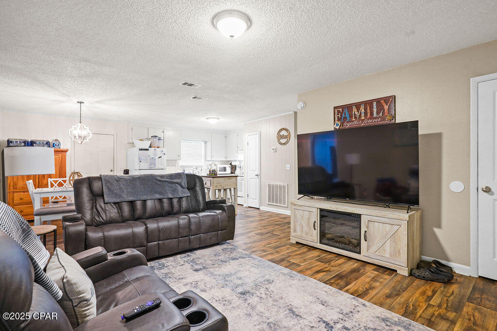 Thoe9j03r1bkuekksldjuunvjbctqn6tn8c_argof7c