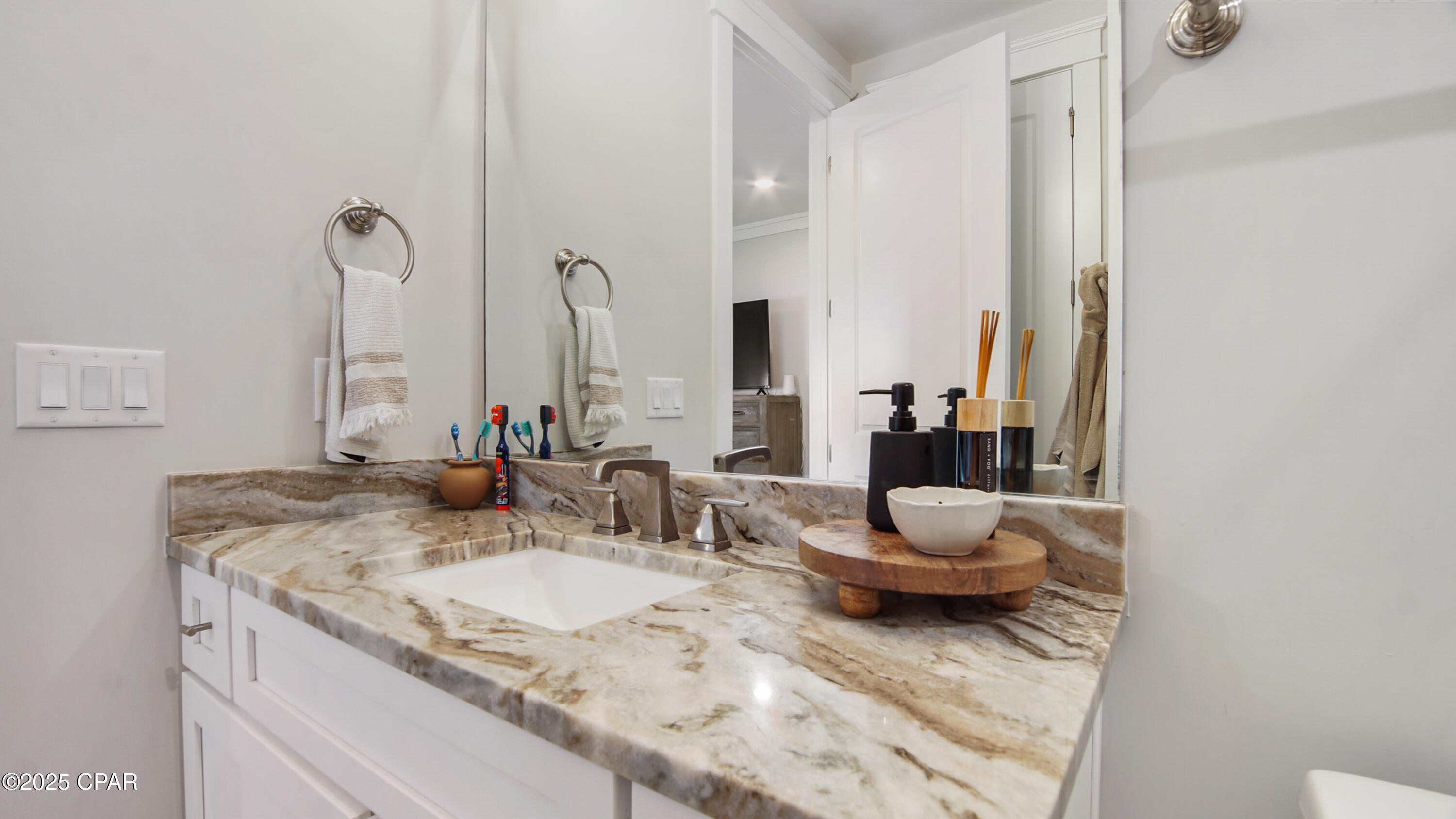 Unjyoqdthj_c Czoa5nfrwbj Oki2qwnylgnqtjvxoa