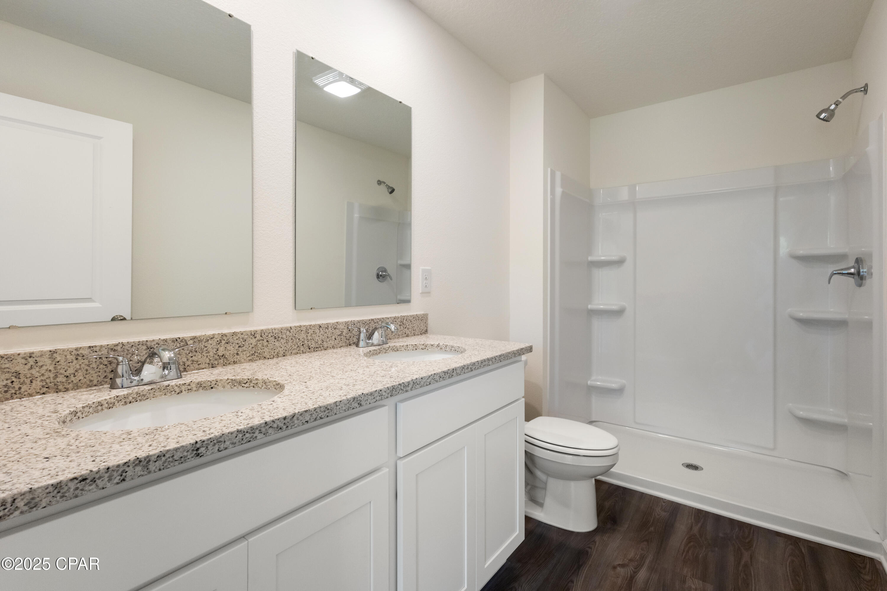 Zea Svdkggbhc8skhgoviha_bffcu8baay4_kyt4vq4