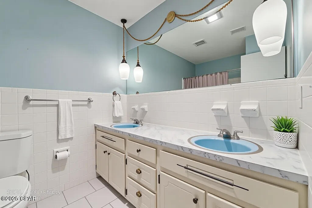 Txeyj_ucbbpyi6u1aqsboqsch1j2nsw_r38sddeat4g