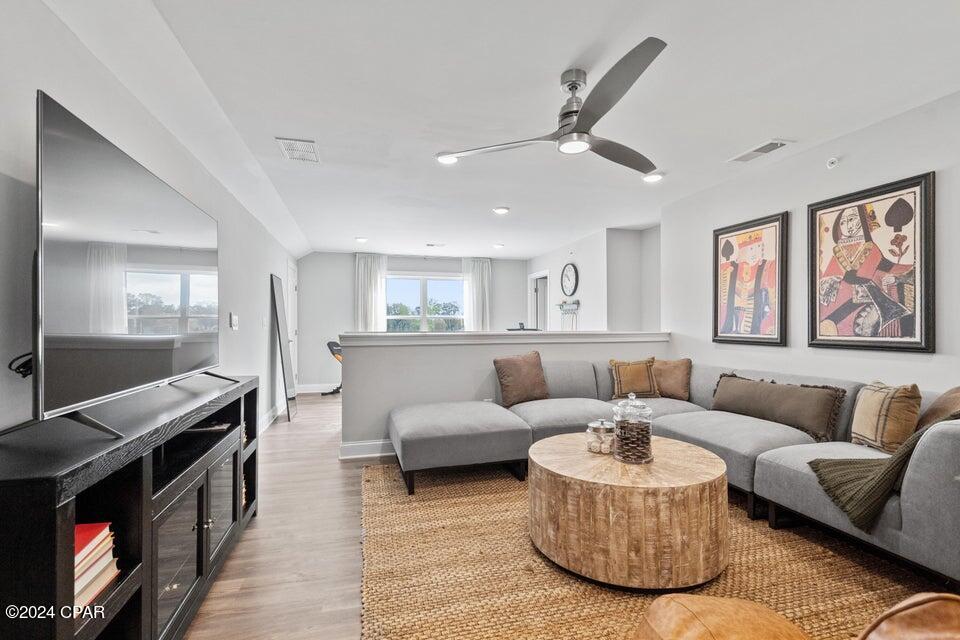 F_immqfrzxxfcdiy0gif8vmgq7t5sjlvlzpvsrg Vty