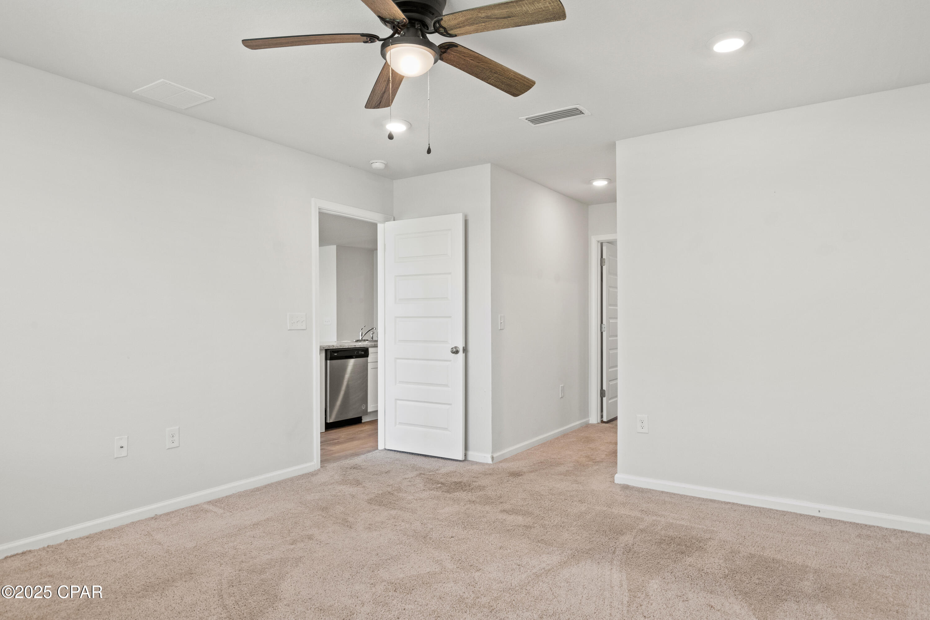 Hgarp8ahkc4y4afdluxkwu94pap_xc6 P9m85vbjpge