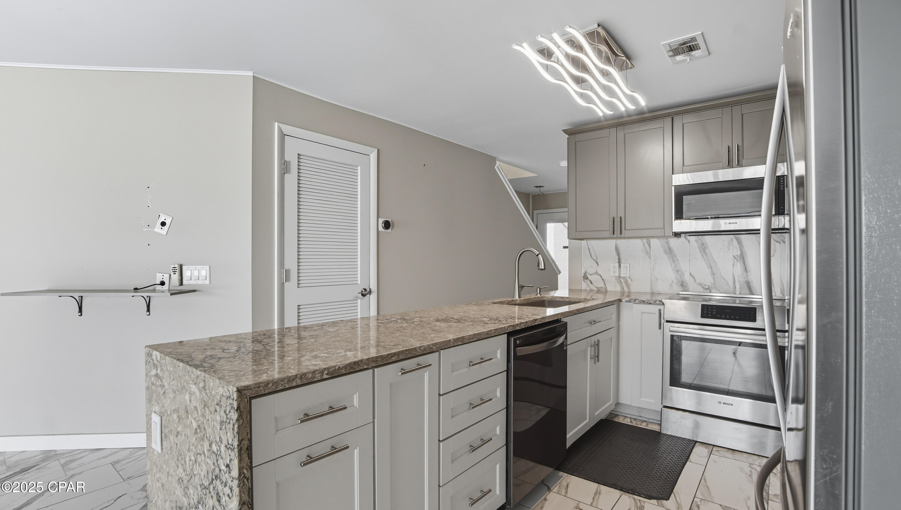 Image 11 For 8730 Thomas Drive 113