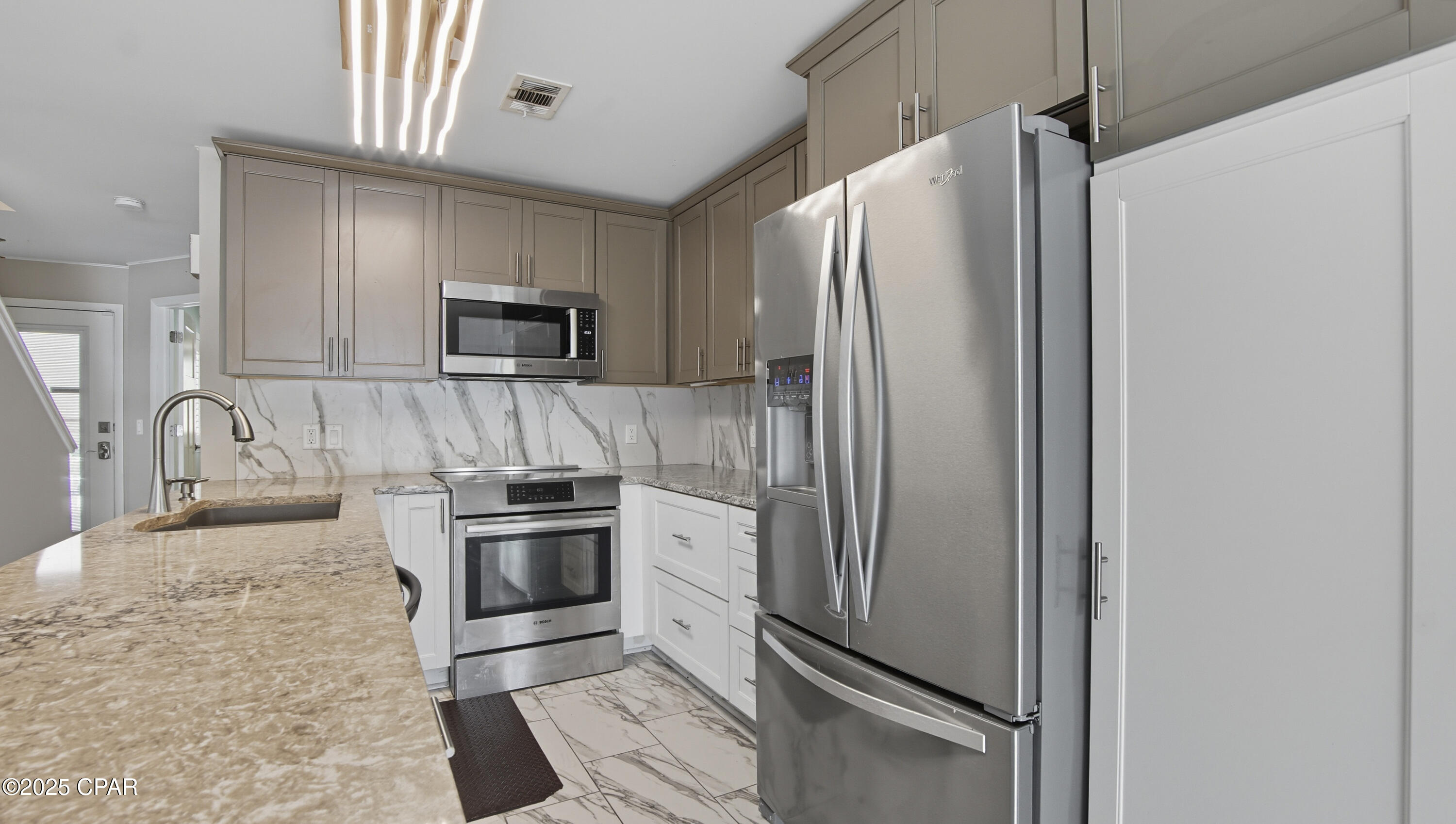Image 8 For 8730 Thomas Drive 113