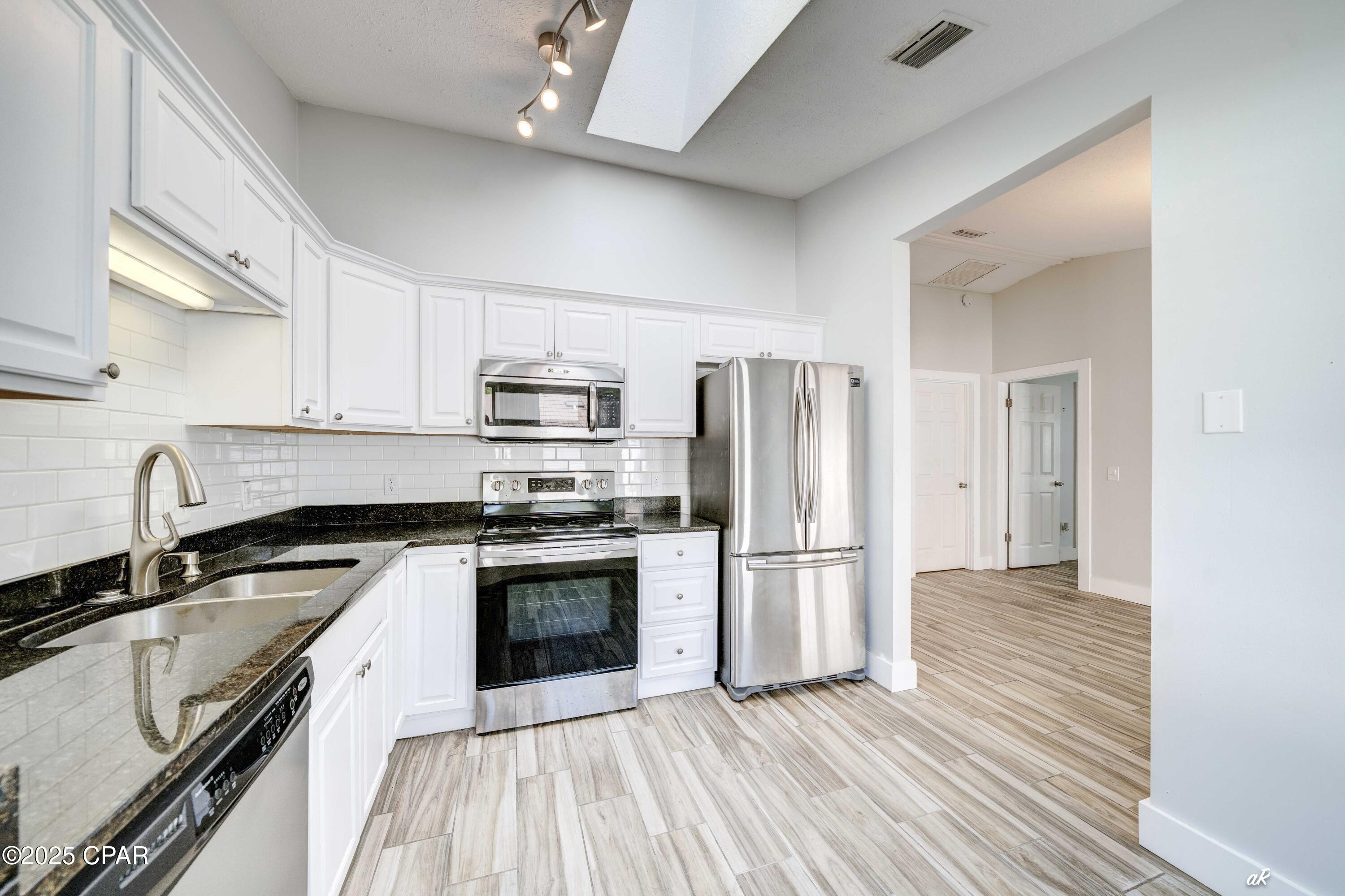 D3uivkuti0ies9f67_grgl6q4jfaoau_rupatvtuacq