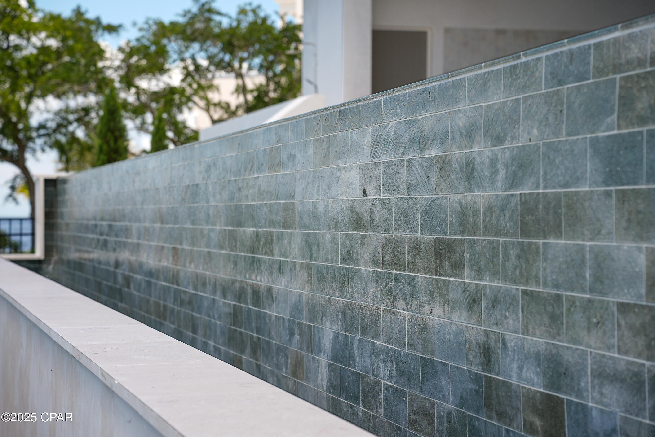 Qmxfzn2jye63hixwuz7mu_prxirmw_x3mqn8_ Vjjp0