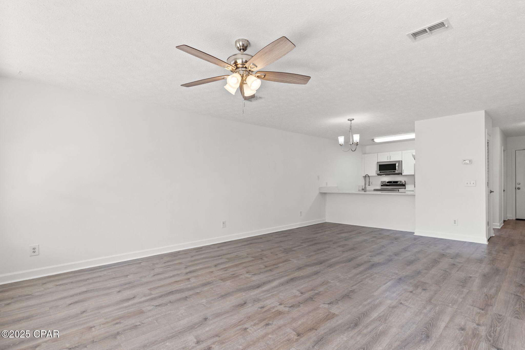 Dq9aayujgtwq5rfhxpay72lvtiqa Txtuqi3j8p3rvc