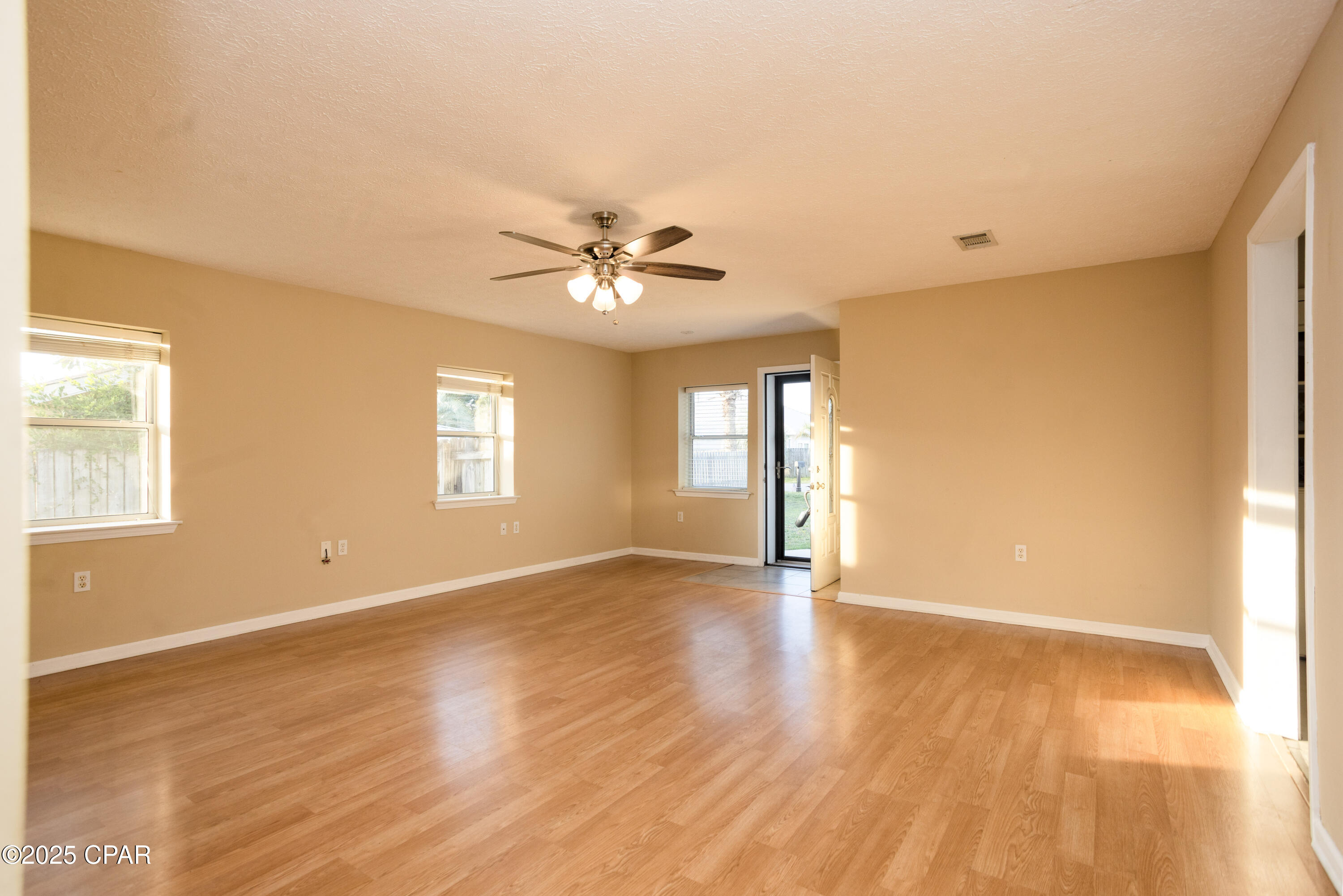 1ixqvyxh3pihlzuss7aq8 J1yuvjpheviwgxkpyh1ik