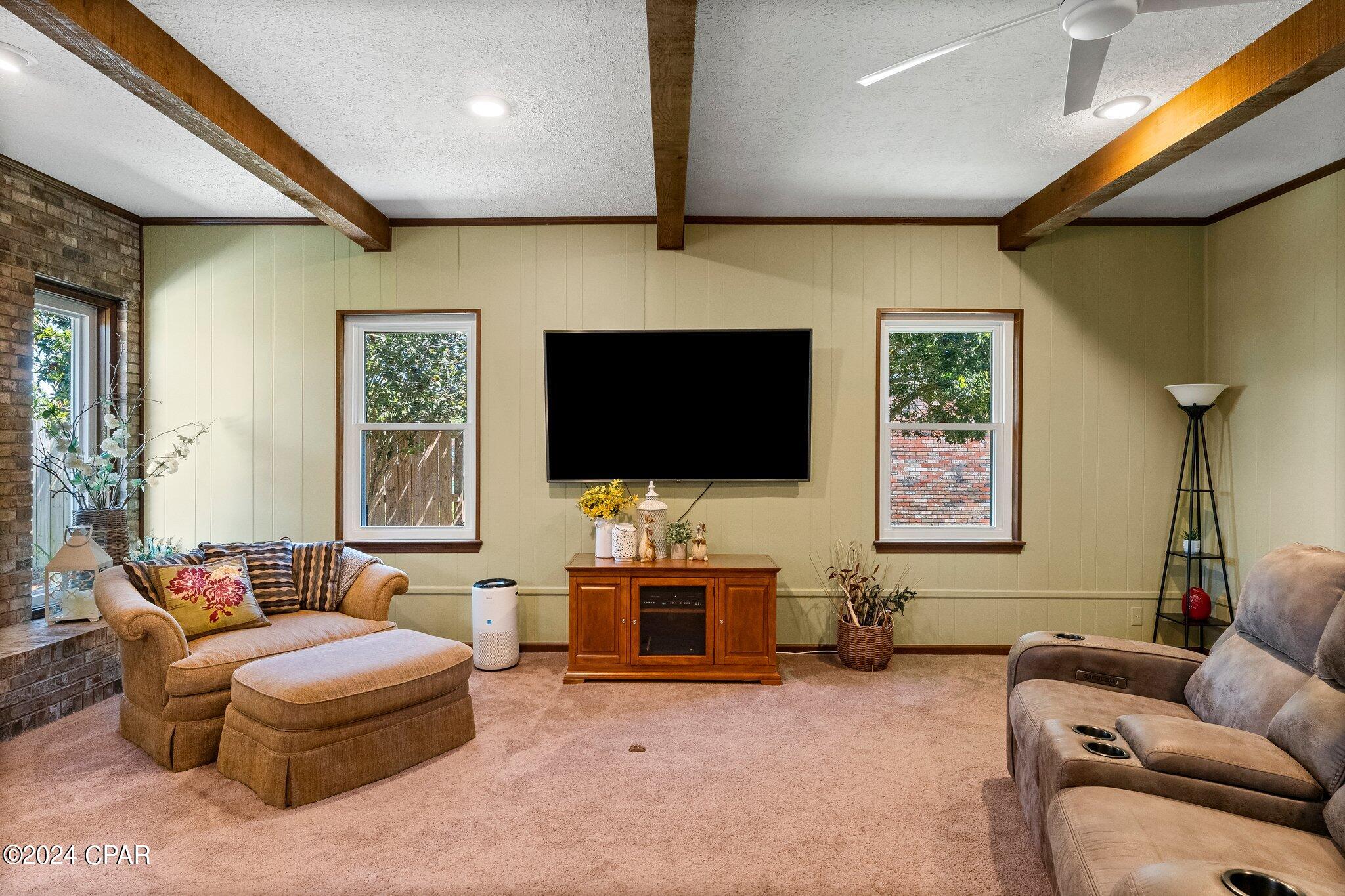 Image 11 For 806 Longwood Circle