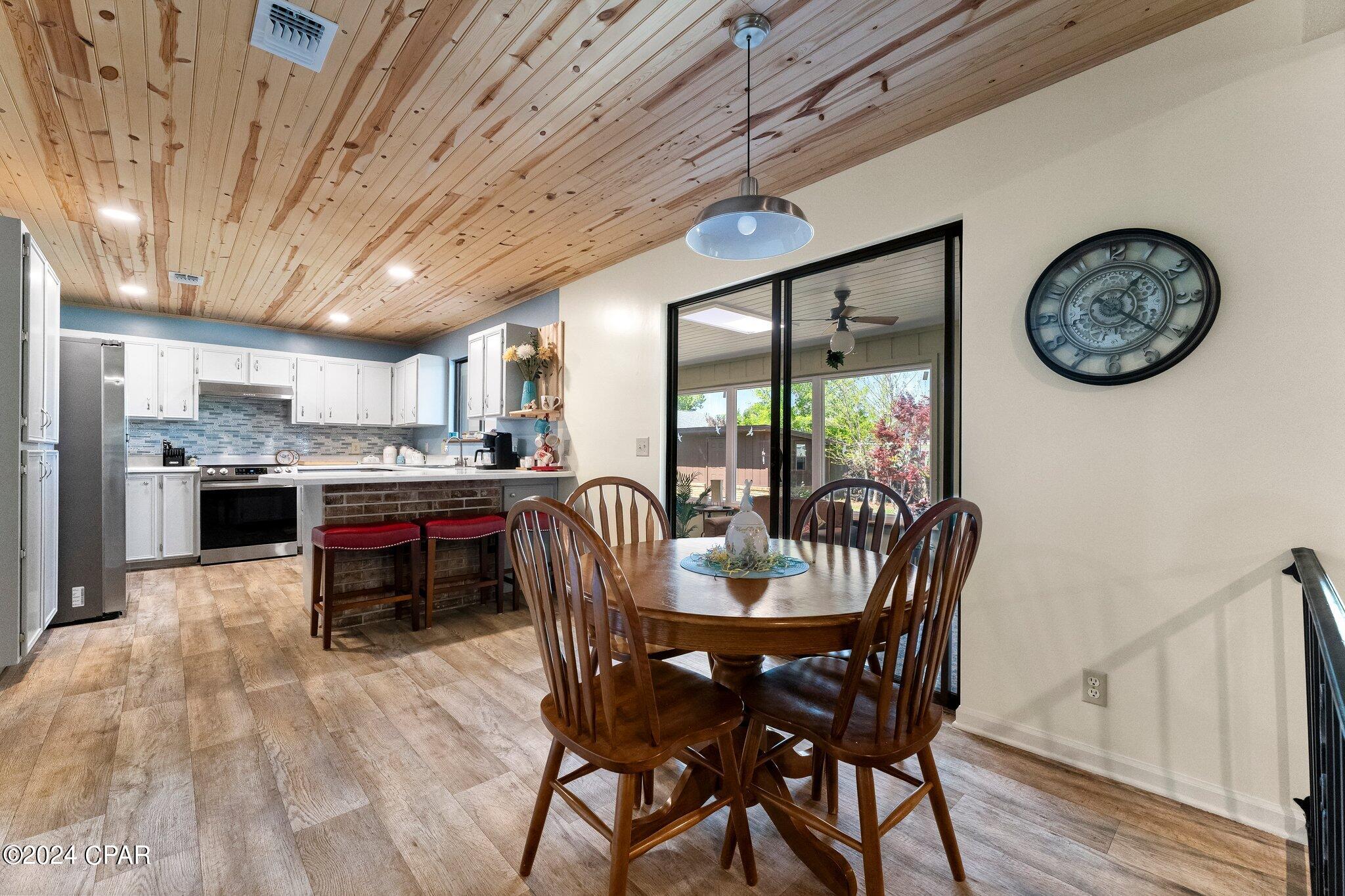 Image 13 For 806 Longwood Circle