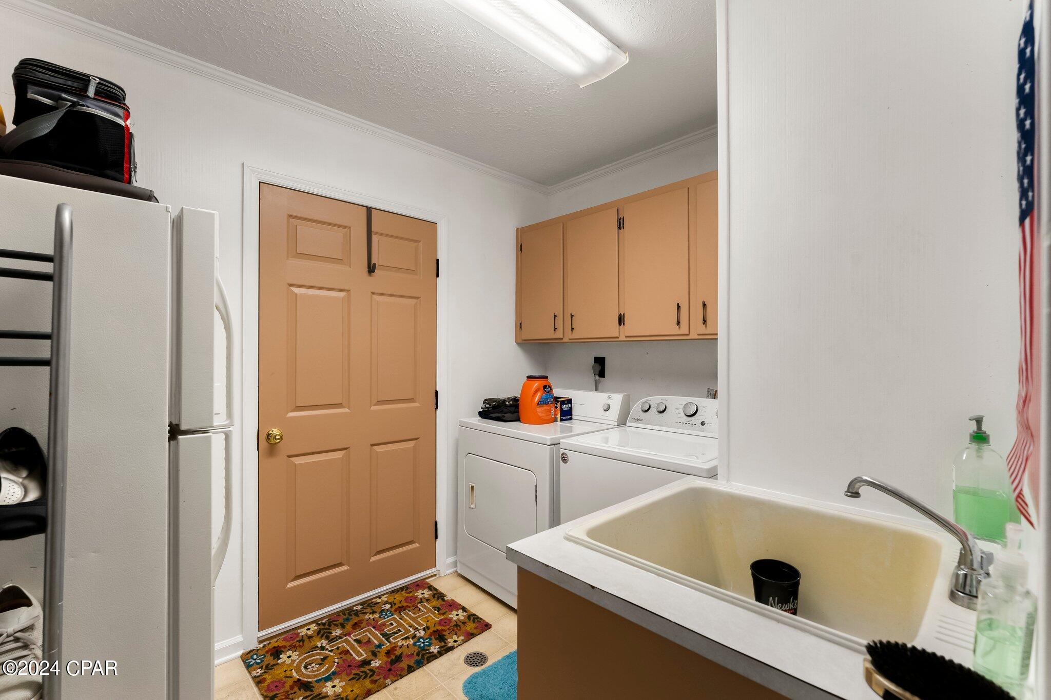 Image 20 For 806 Longwood Circle