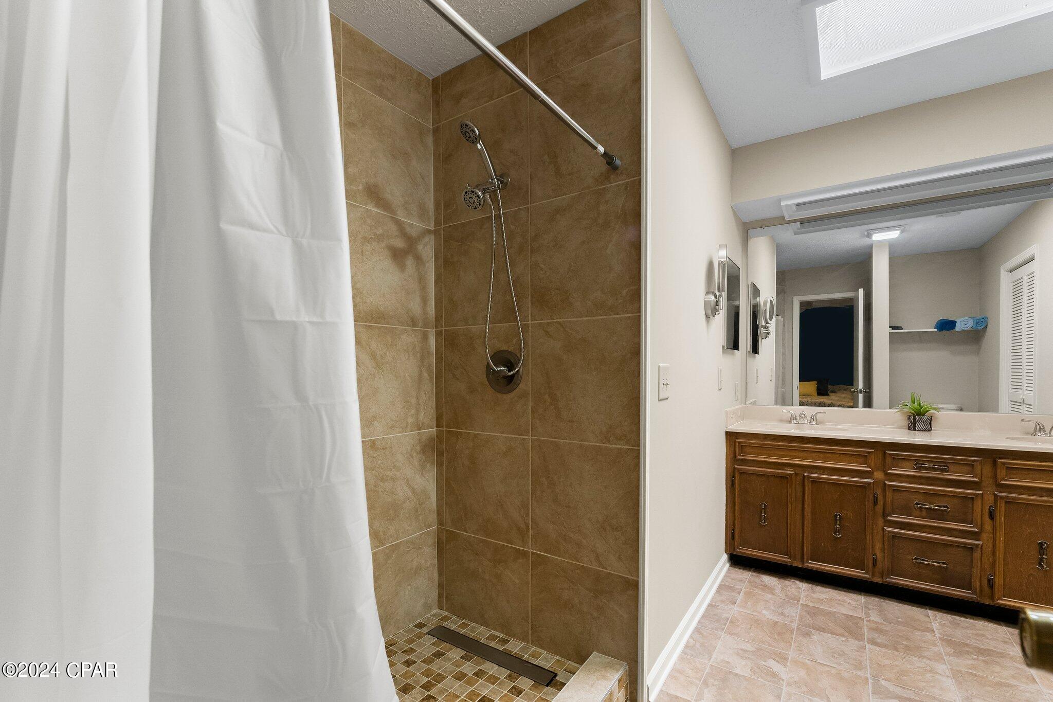 Image 29 For 806 Longwood Circle