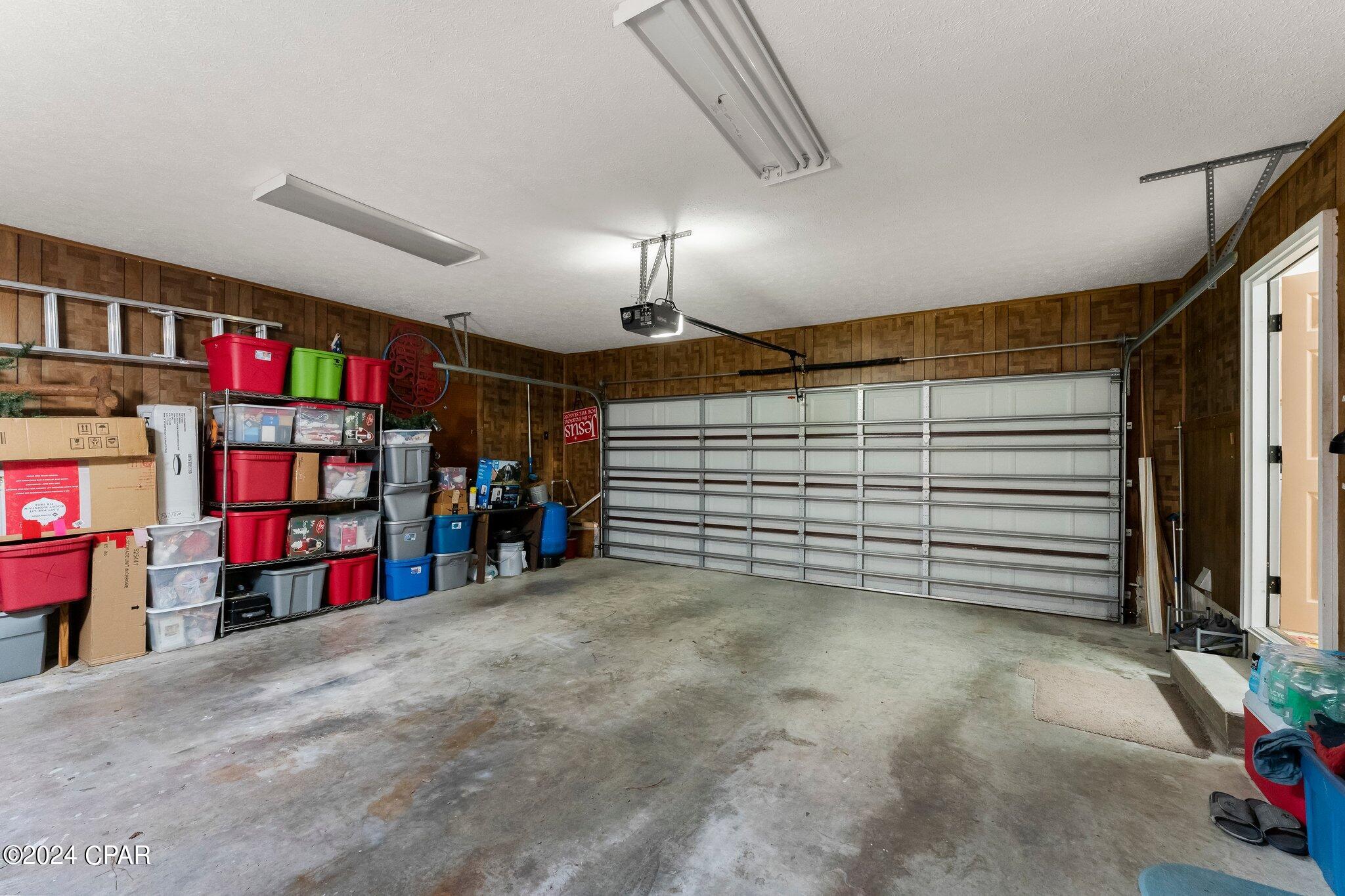 Image 32 For 806 Longwood Circle