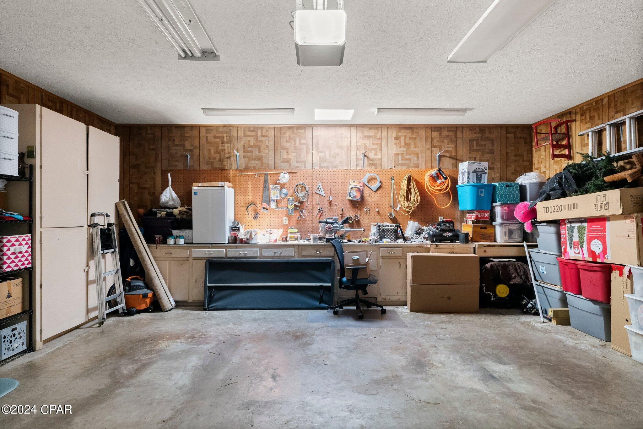 Image 33 For 806 Longwood Circle