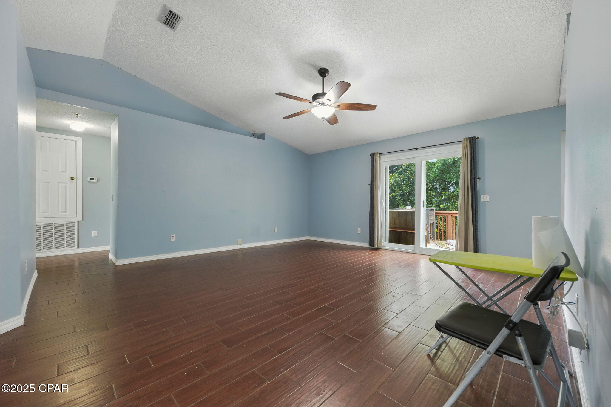 Bazm_dzrkglji0qgah9tmfk8eaau4shddfvvbgcctyq