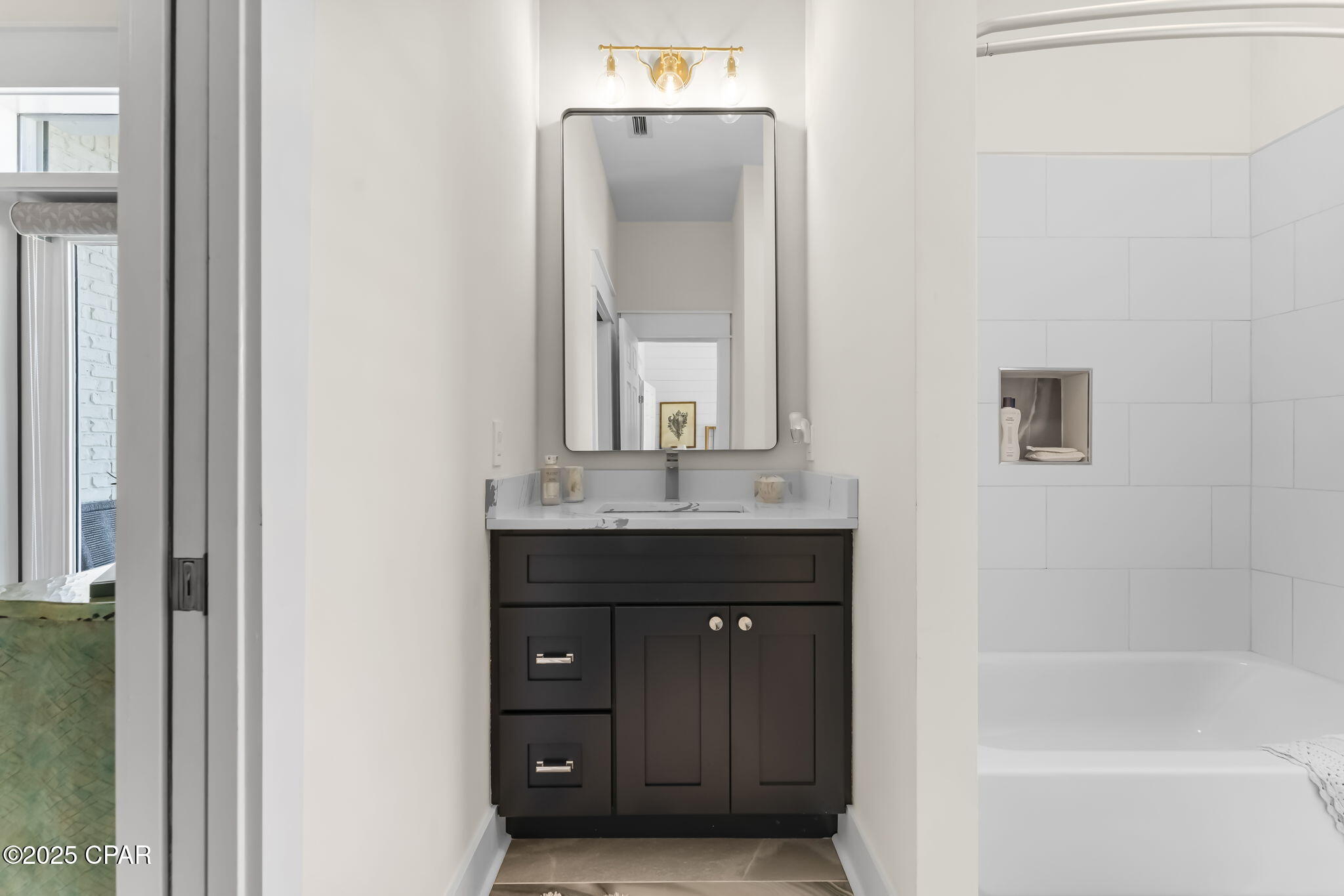 Image 33 For 407 Petrel Street