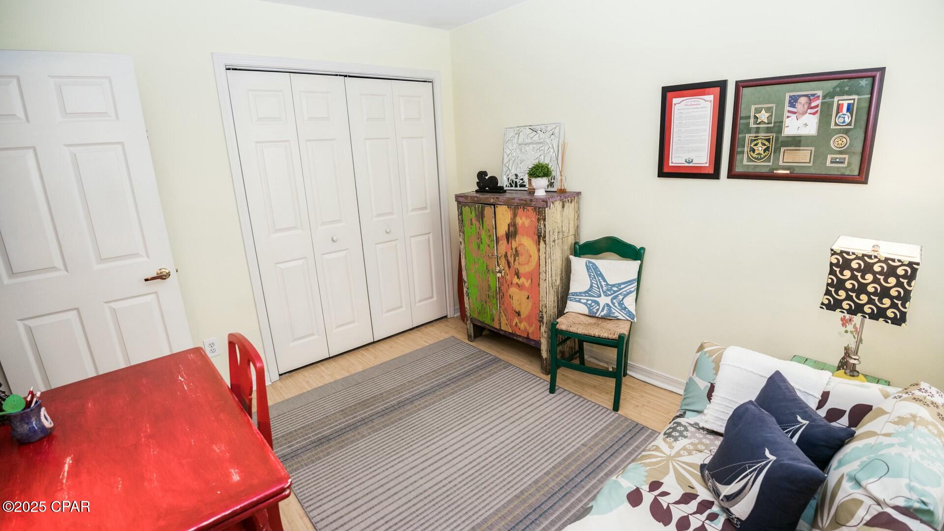 Yflh Hemrmzgiycdnly1zn0bl5poecdrpx Bp_6g8pw