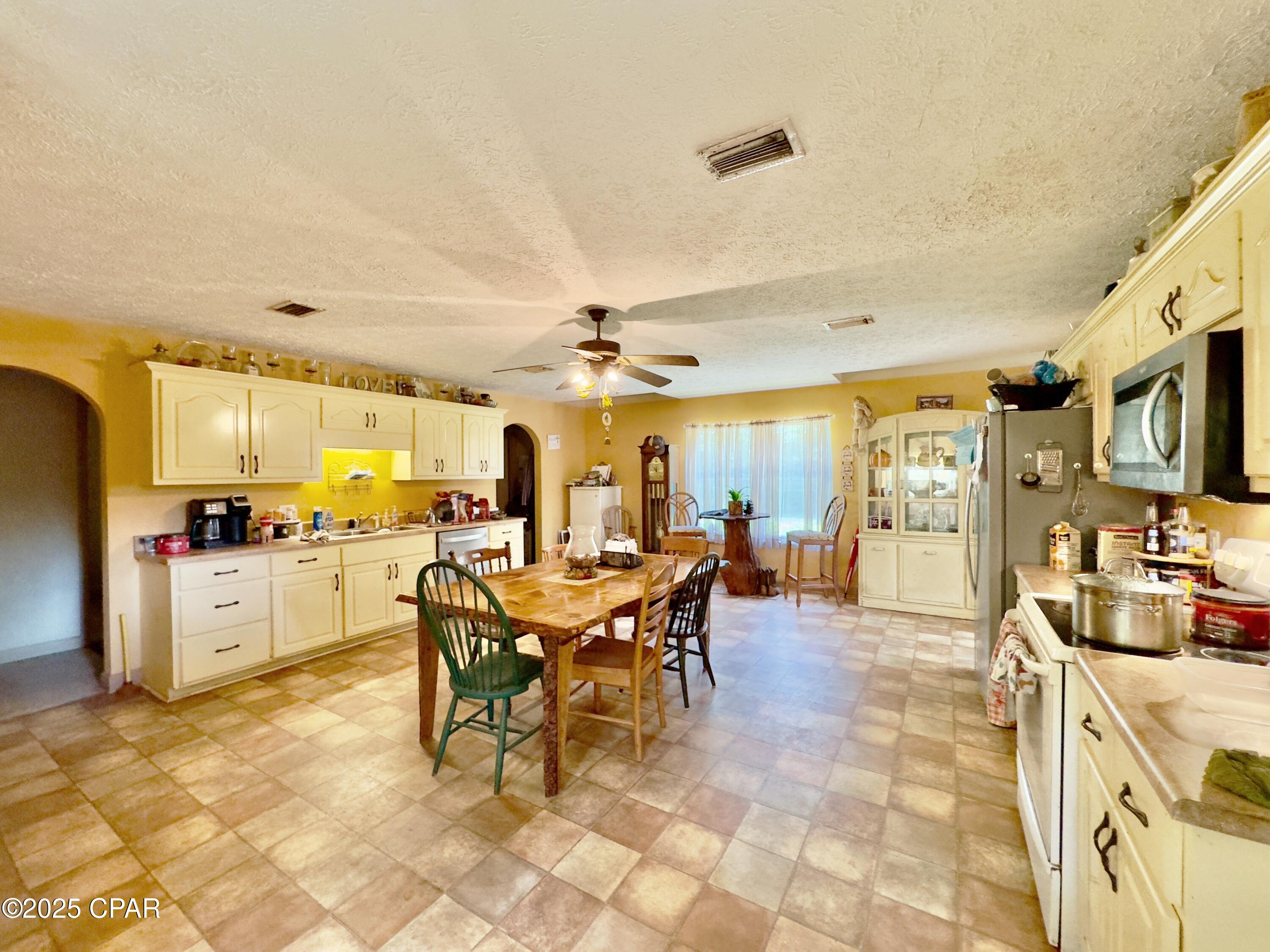 Cszjnuvzbyylbakuuukd45qcvms5l5szoxu48tgupcy