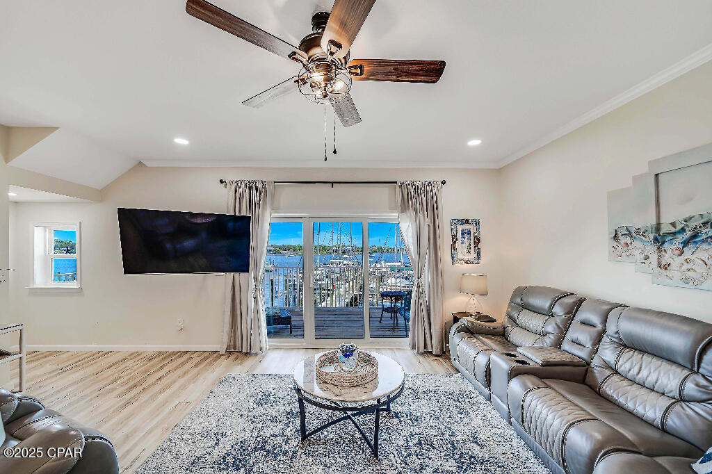 Listing photo id 3 for 319 Abbie Road