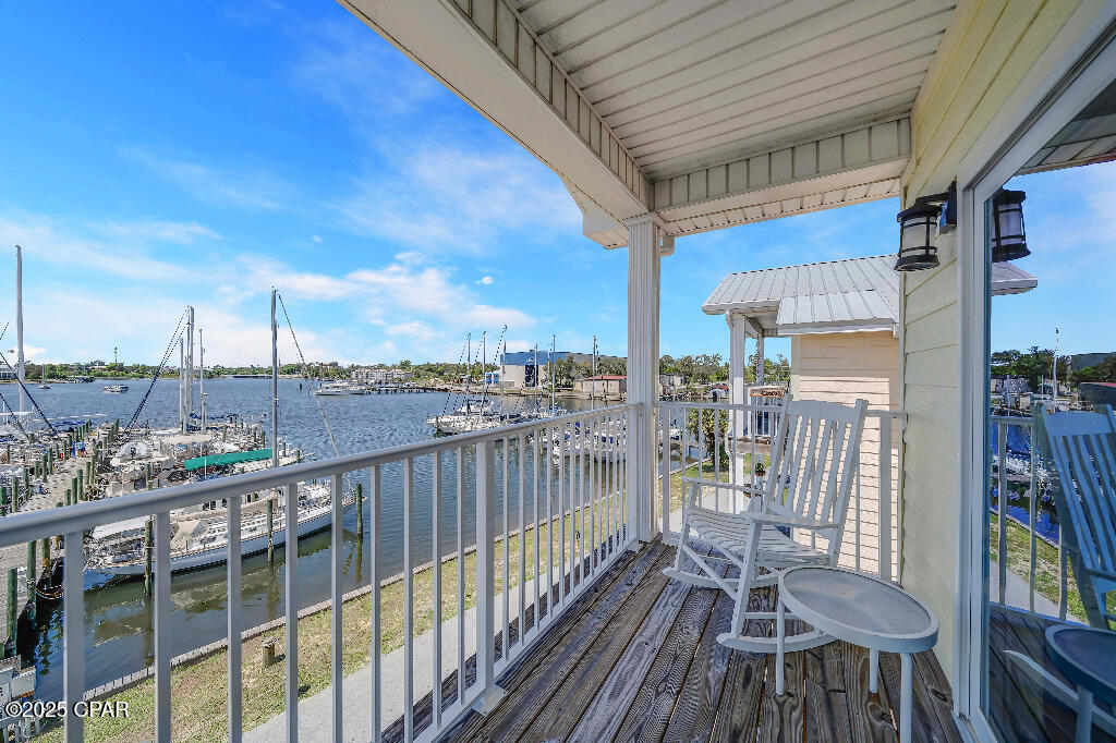 Listing photo id 42 for 319 Abbie Road