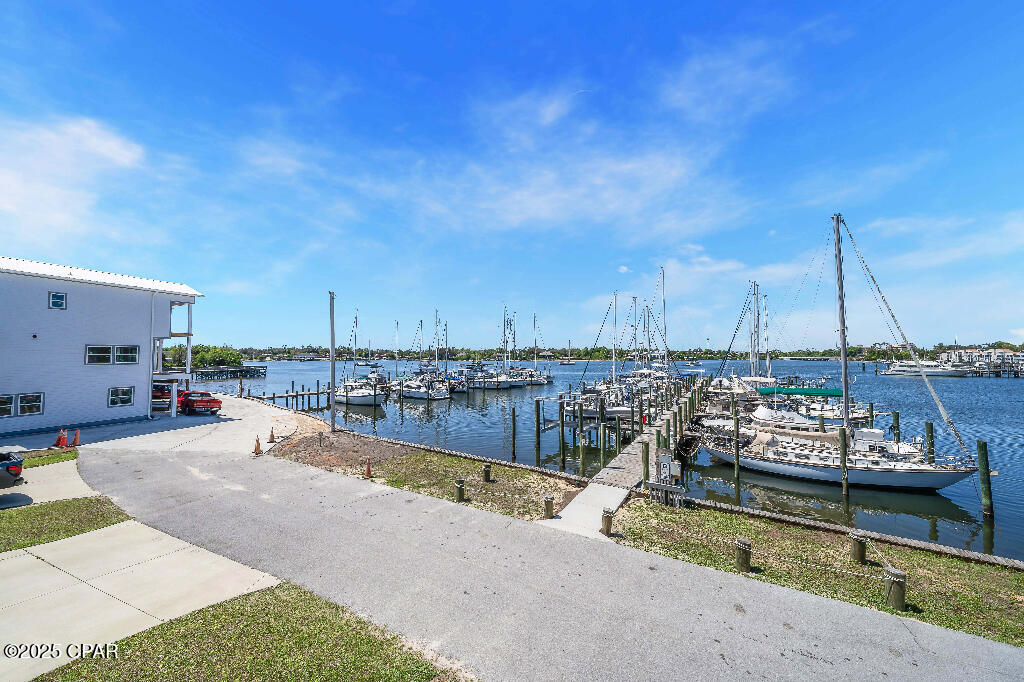 Listing photo id 52 for 319 Abbie Road