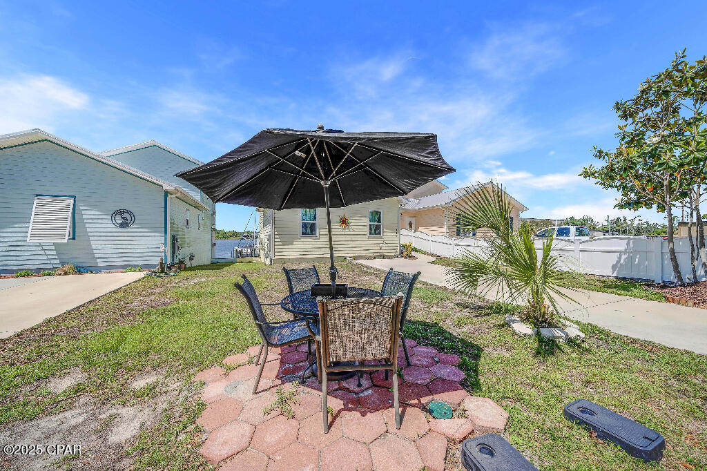 Listing photo id 62 for 319 Abbie Road