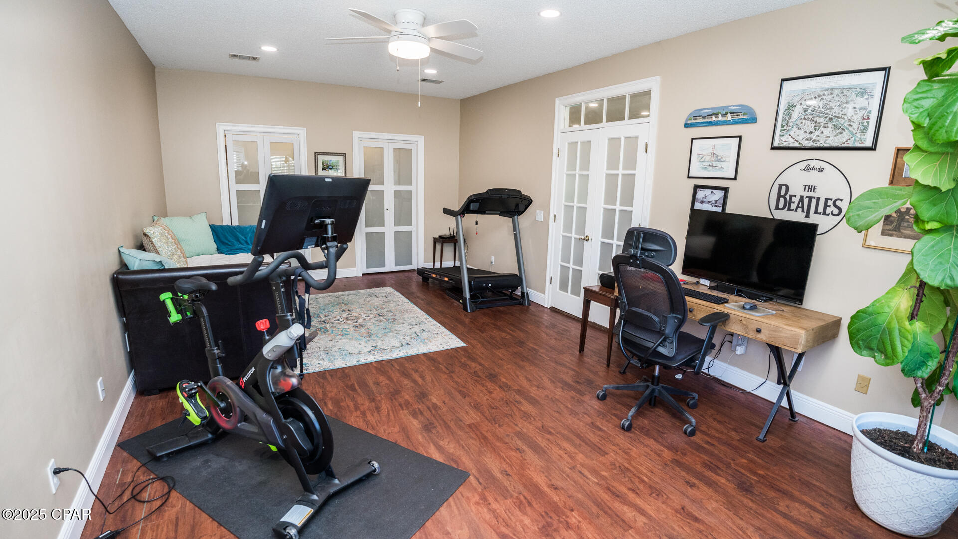 1iy9als2z9tung6ambpmdu50bnjmr3jtchimbsqb_bi