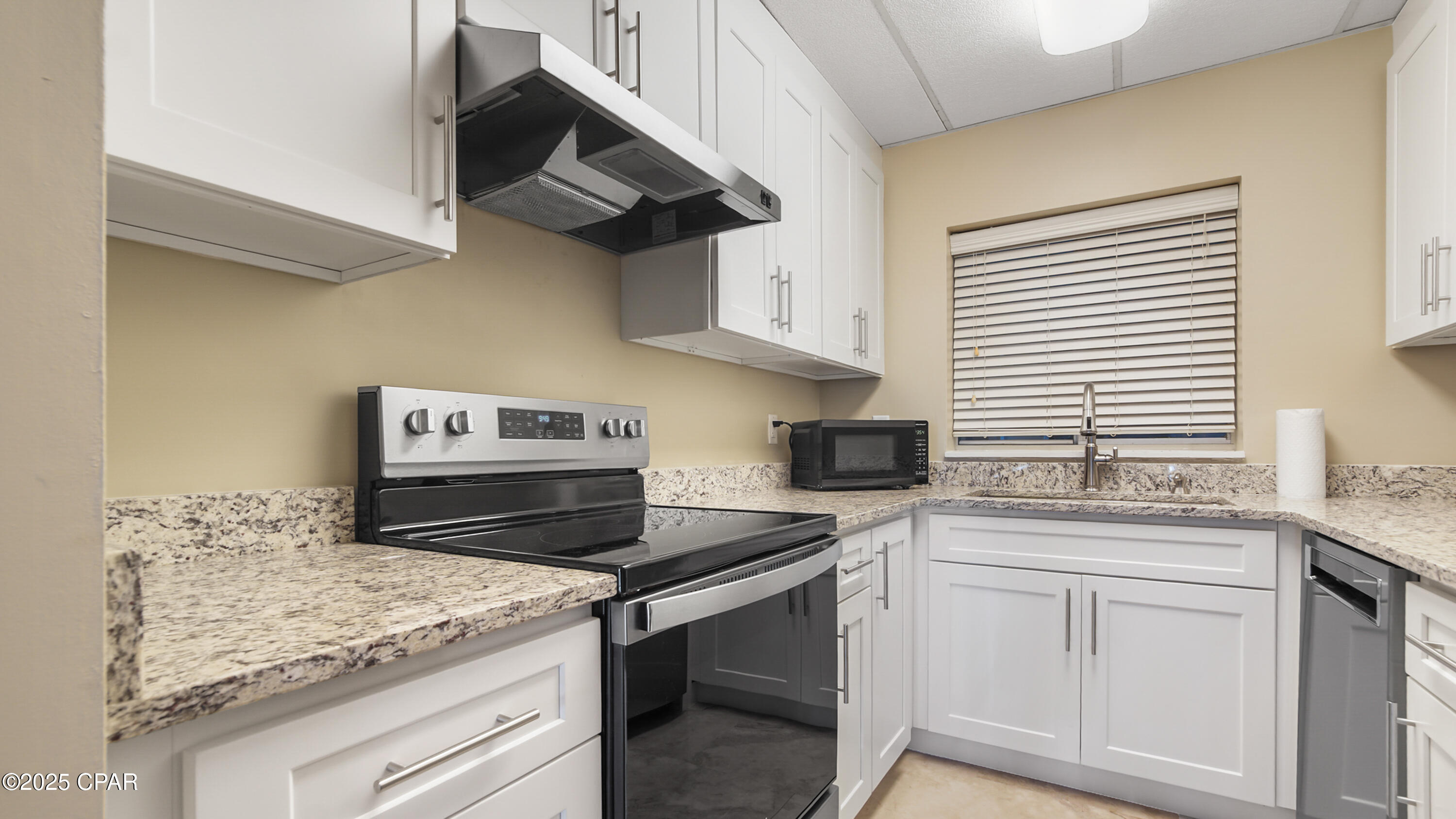 D9 5omcylhufu0izirlenofs7veqgdrgqh1cckymgb4