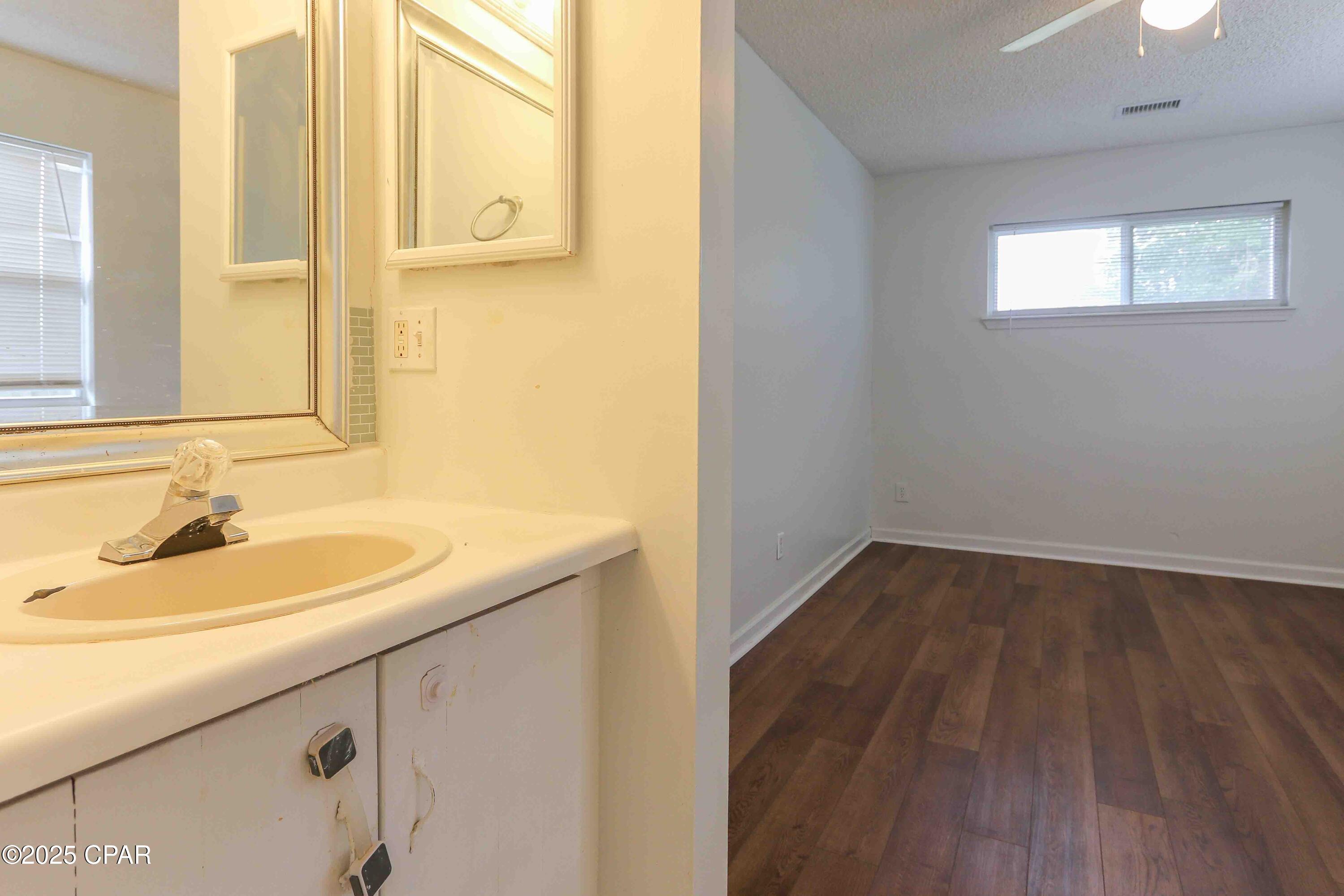 Amaqz2hblm3j3t5bbx0be6 Xisbmkfjeyr3smshbq84