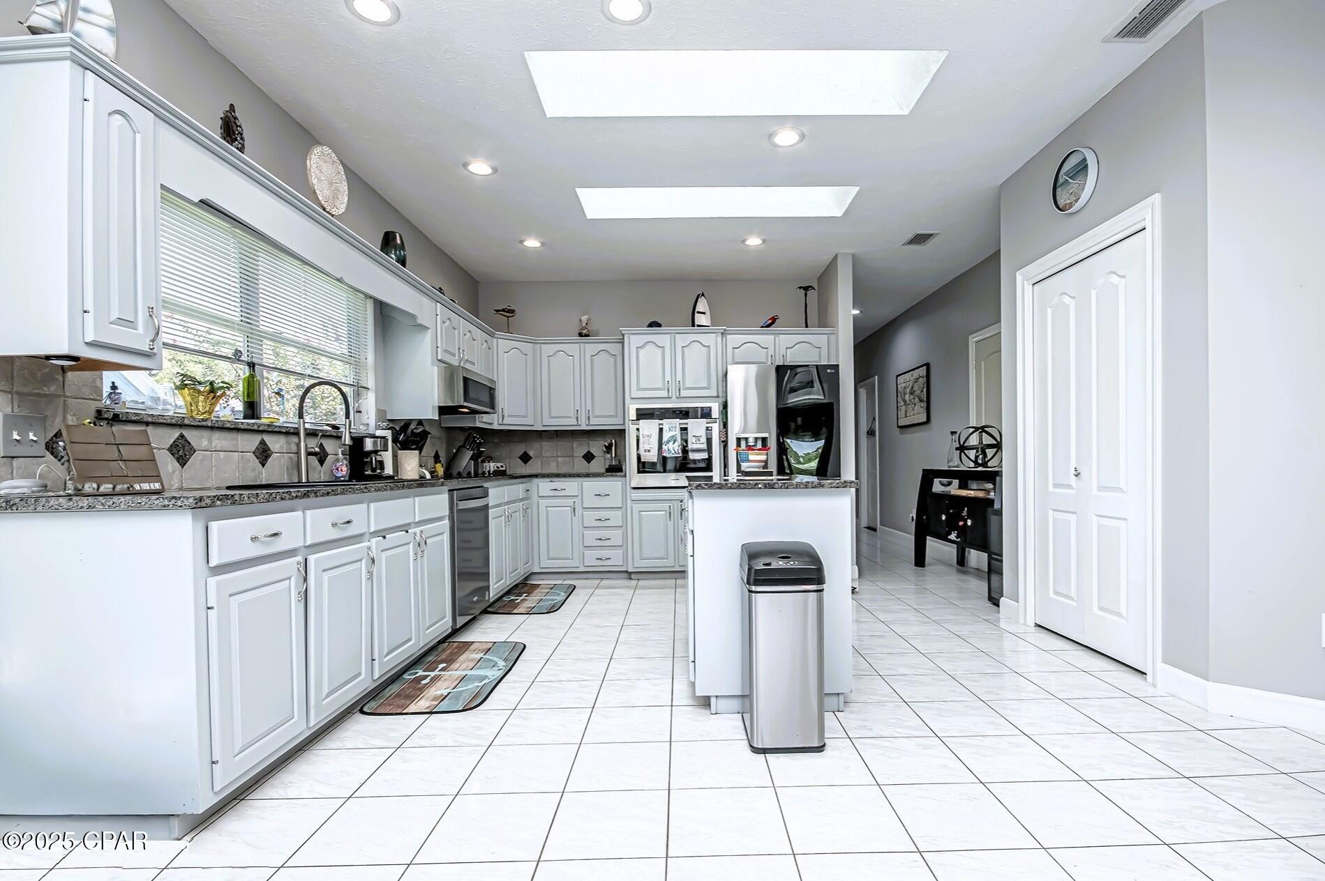 Nuca231qfpiq9mcomkrtrkmyijq M1eqxdcygly3_fu