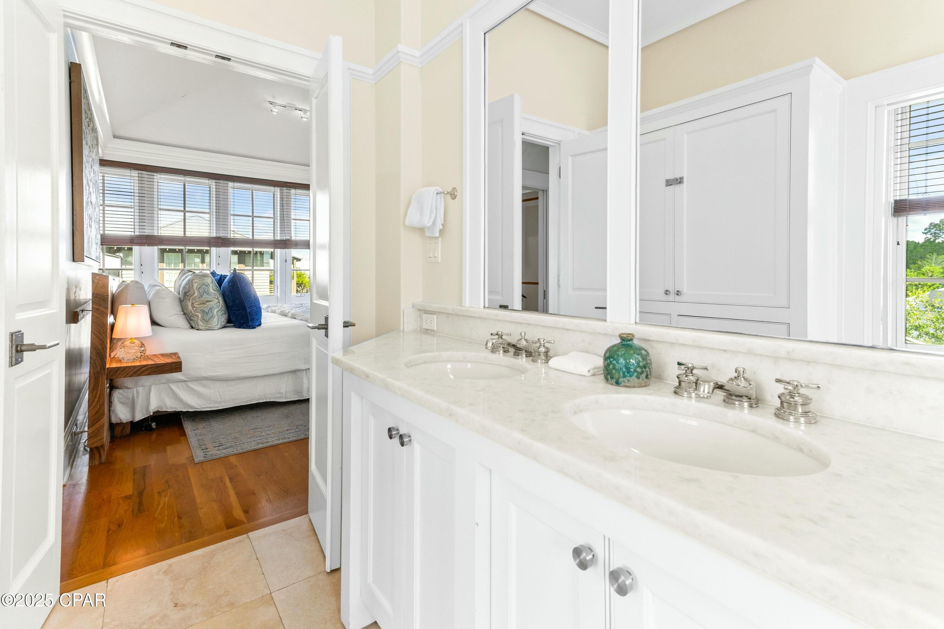 0sezh1b2t84zitbuhp3x6_dg2333qjy0ctl7bhztfgq