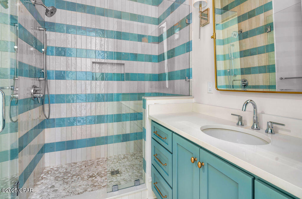 2wnqe57t_ixn9uygif0devhh Opcyqv3u Yxfcrld48