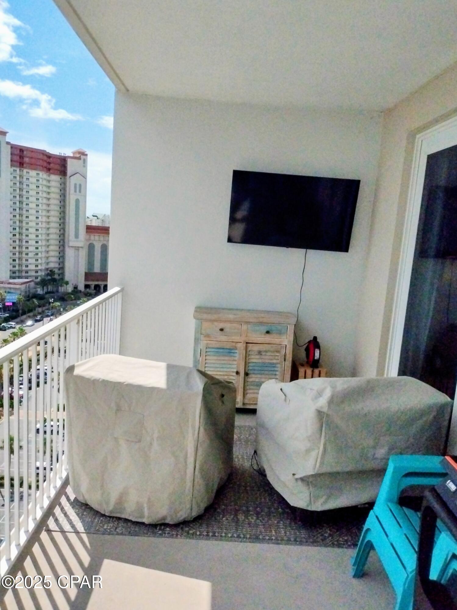 Image 4 For 9860 Thomas Drive 1208