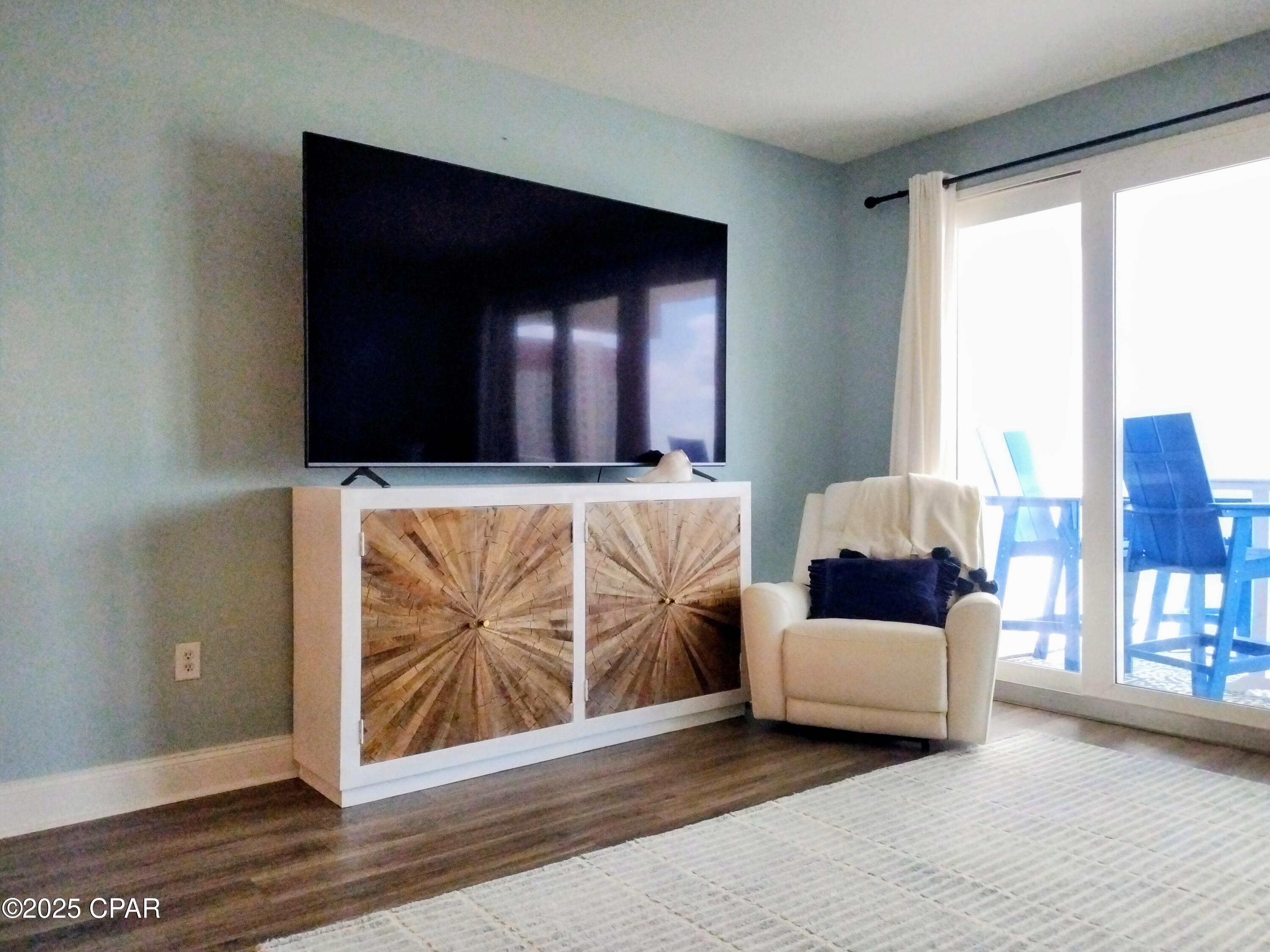 Image 8 For 9860 Thomas Drive 1208