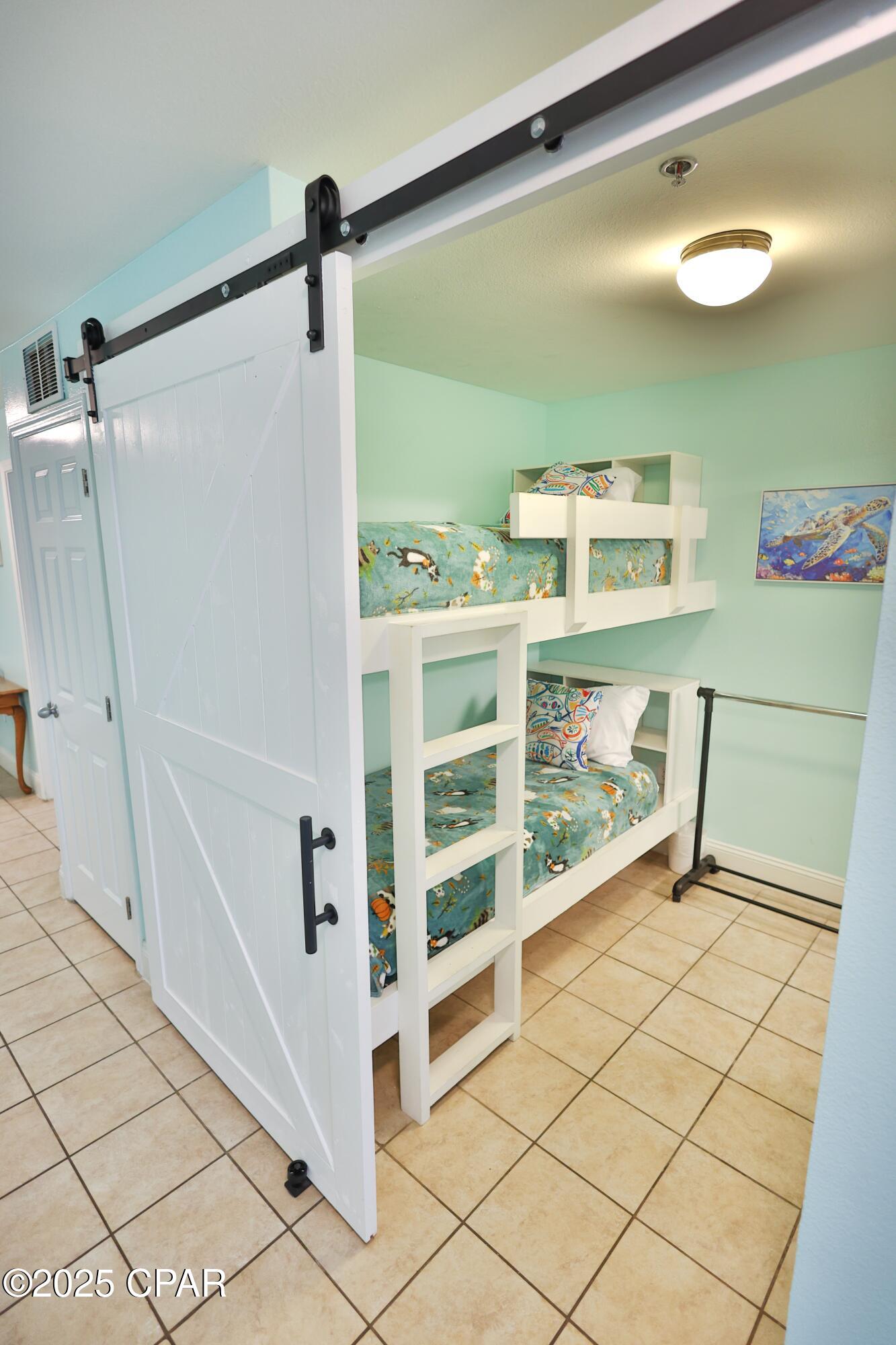 Image 15 For 9902 Thomas Drive 737