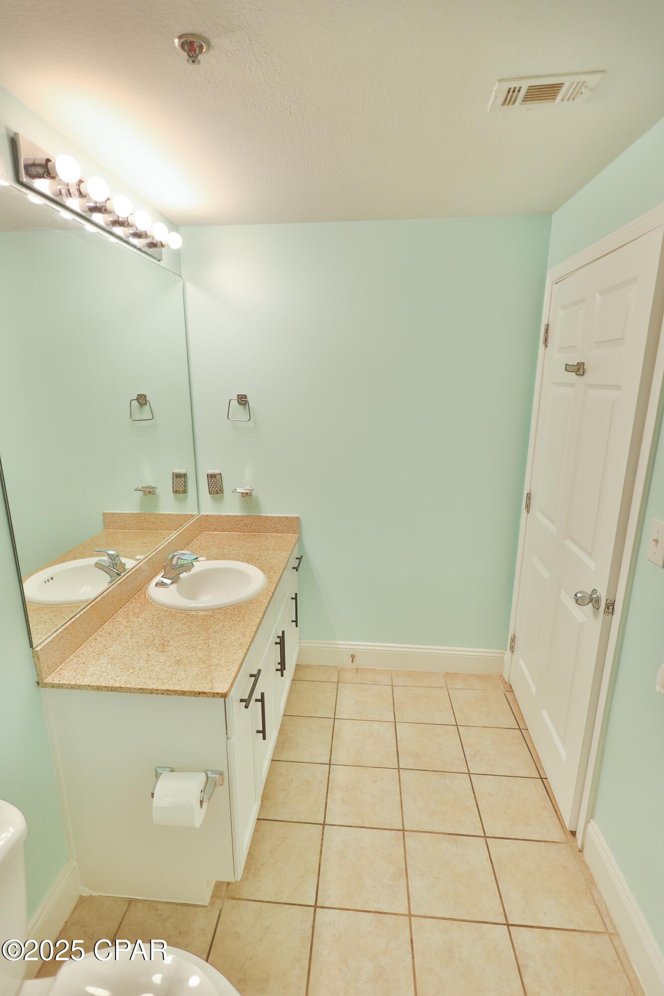 Image 21 For 9902 Thomas Drive 737