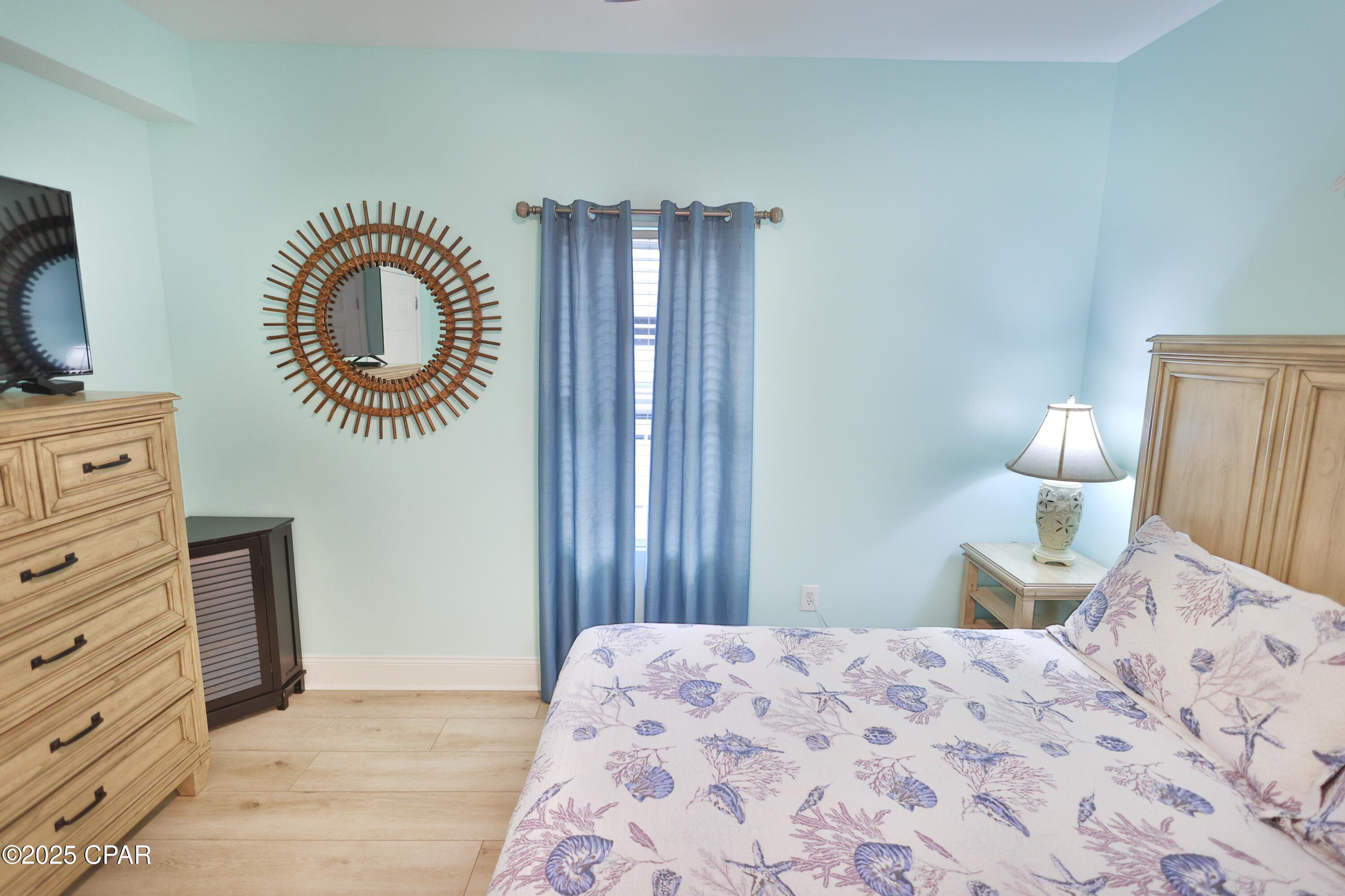 Image 28 For 9902 Thomas Drive 737