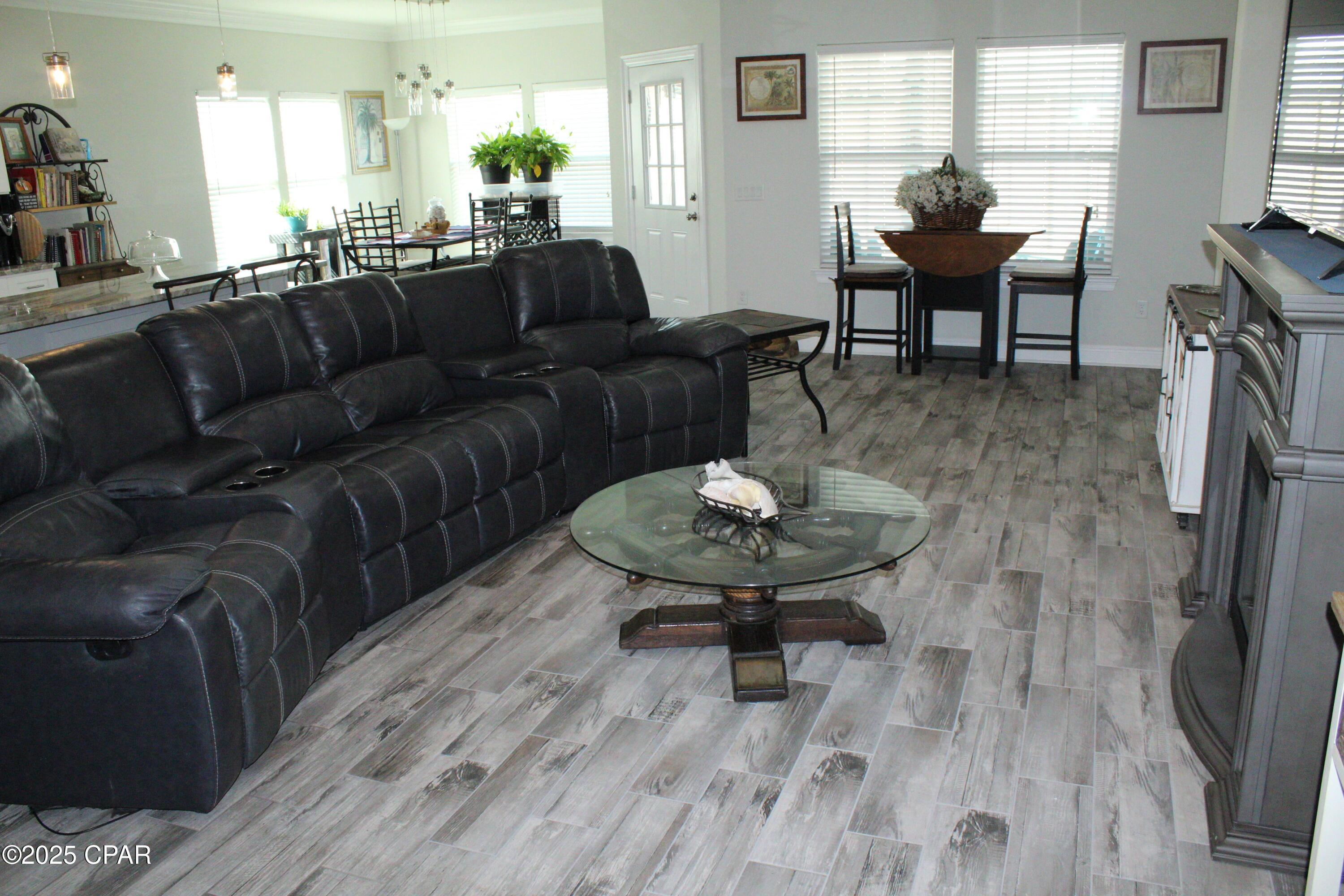 Image 7 For 7029 Beach Drive