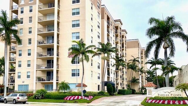 Flagler Pointe Condominiu