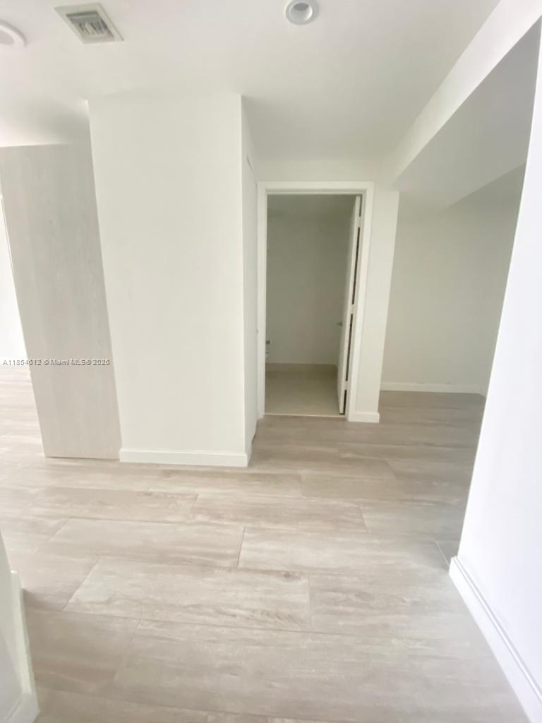 45 SW 9th St #2510, Miami FL 33130