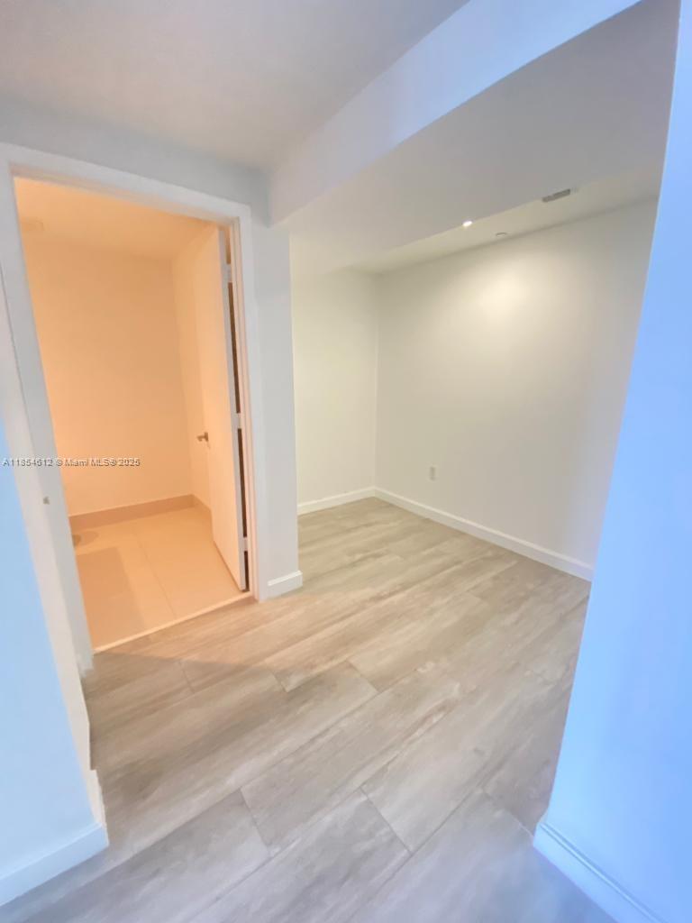 45 SW 9th St #2510, Miami FL 33130