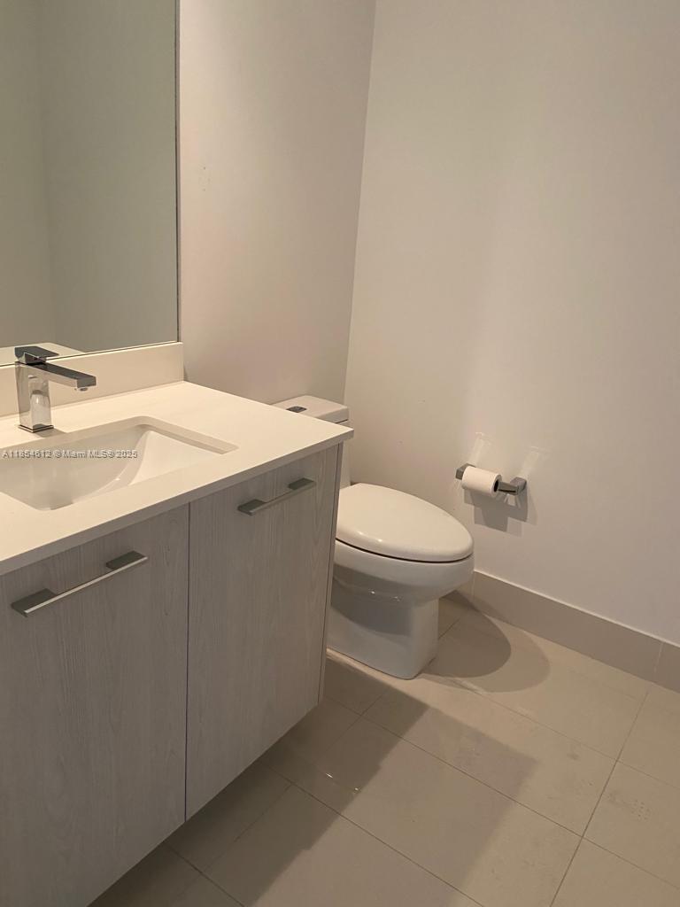 45 SW 9th St #2510, Miami FL 33130