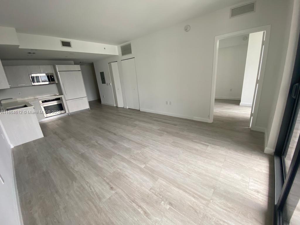 45 SW 9th St #2510, Miami FL 33130