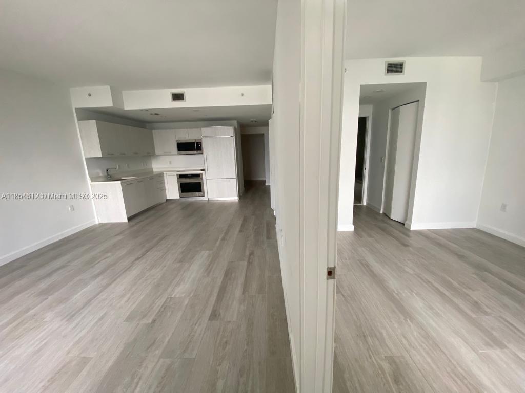 45 SW 9th St #2510, Miami FL 33130