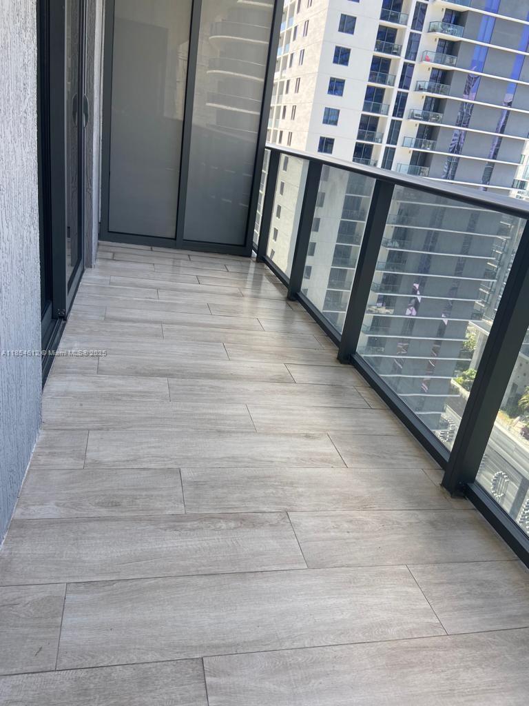 45 SW 9th St #2510, Miami FL 33130